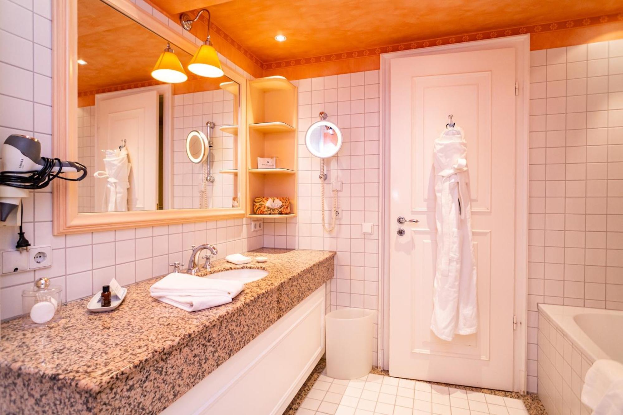 Deluxe Single Room