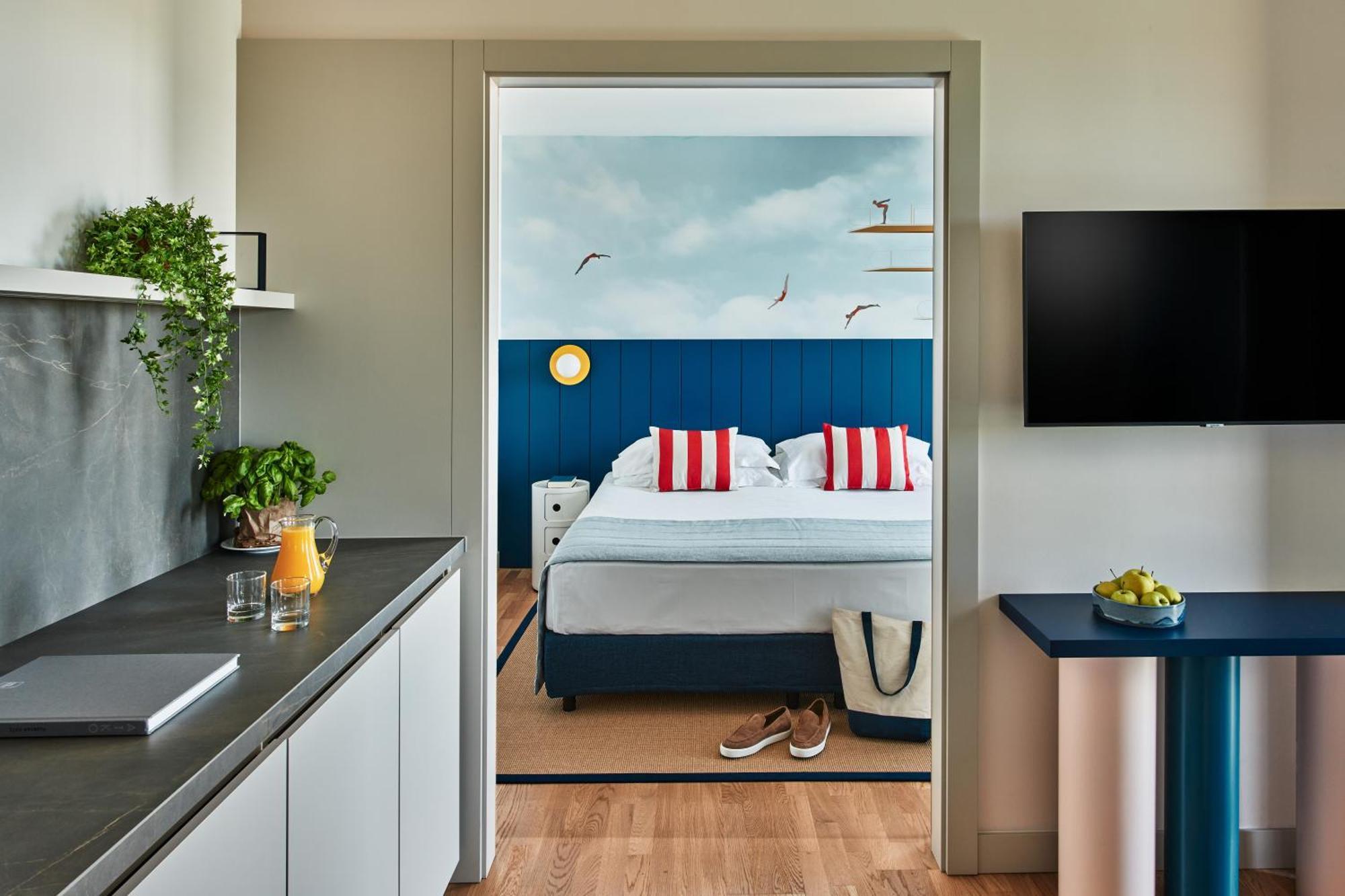 Superior Family Suite Partial Sea View