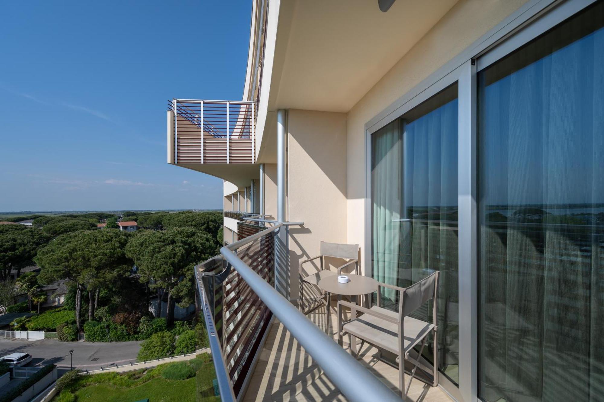Junior Suite Lateral Sea View