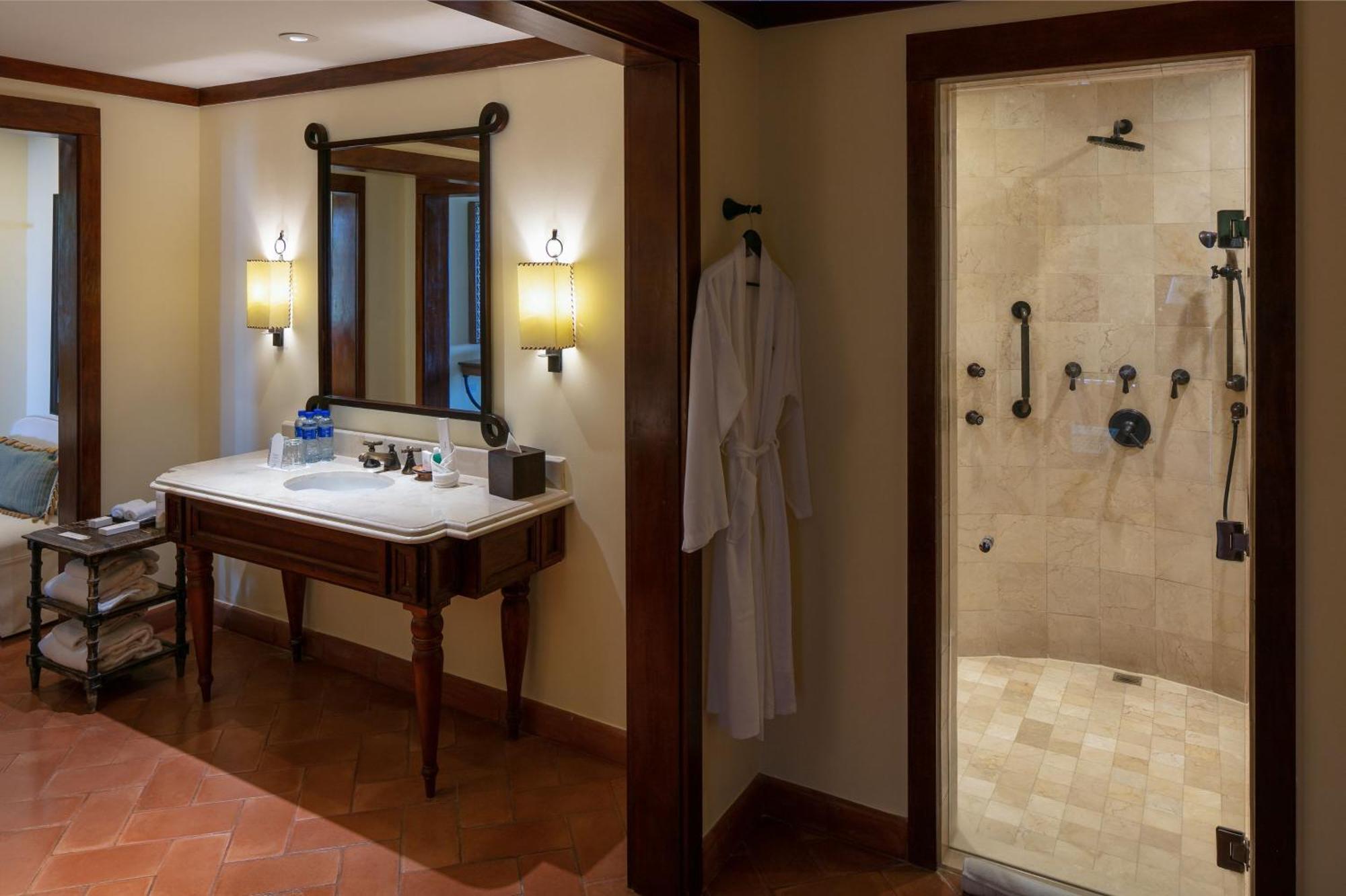 1 Bedroom Presidential Suite, 1 King, Oceanfront, Balcony