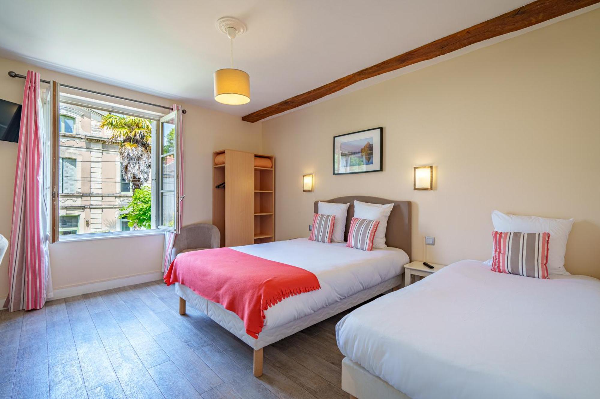 Triple Room,1556209183:JPEG