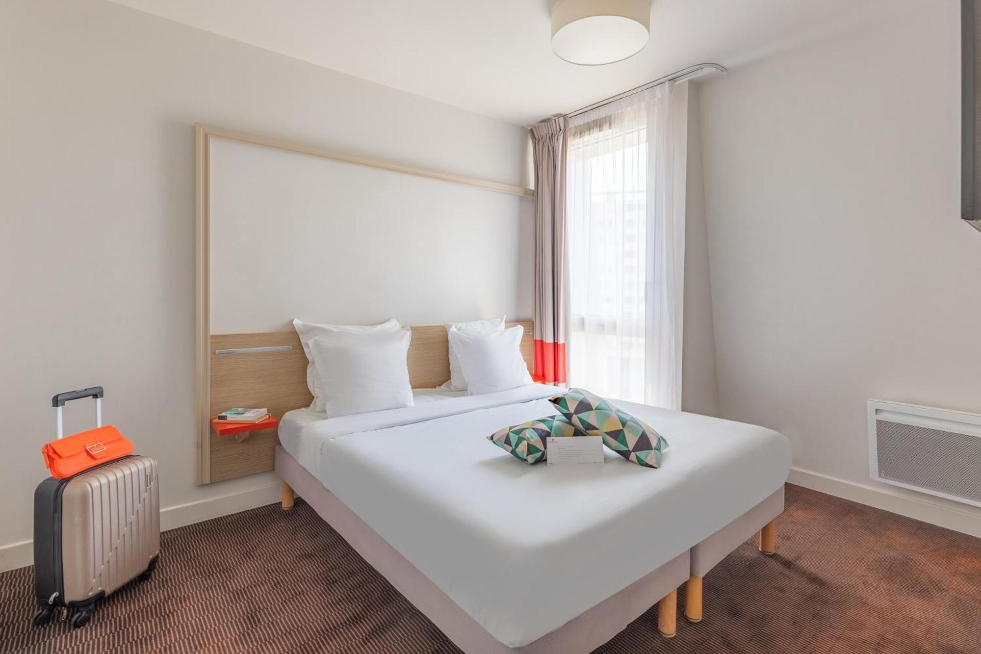 One-Bedroom Apartment,1556403190:JPEG