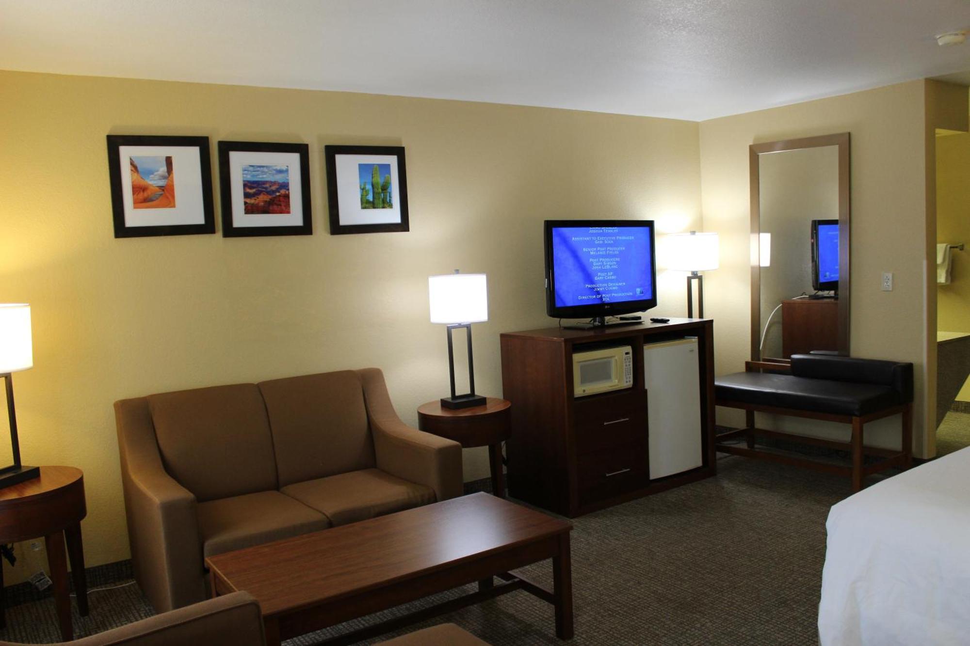 King Suite Non-Smoking