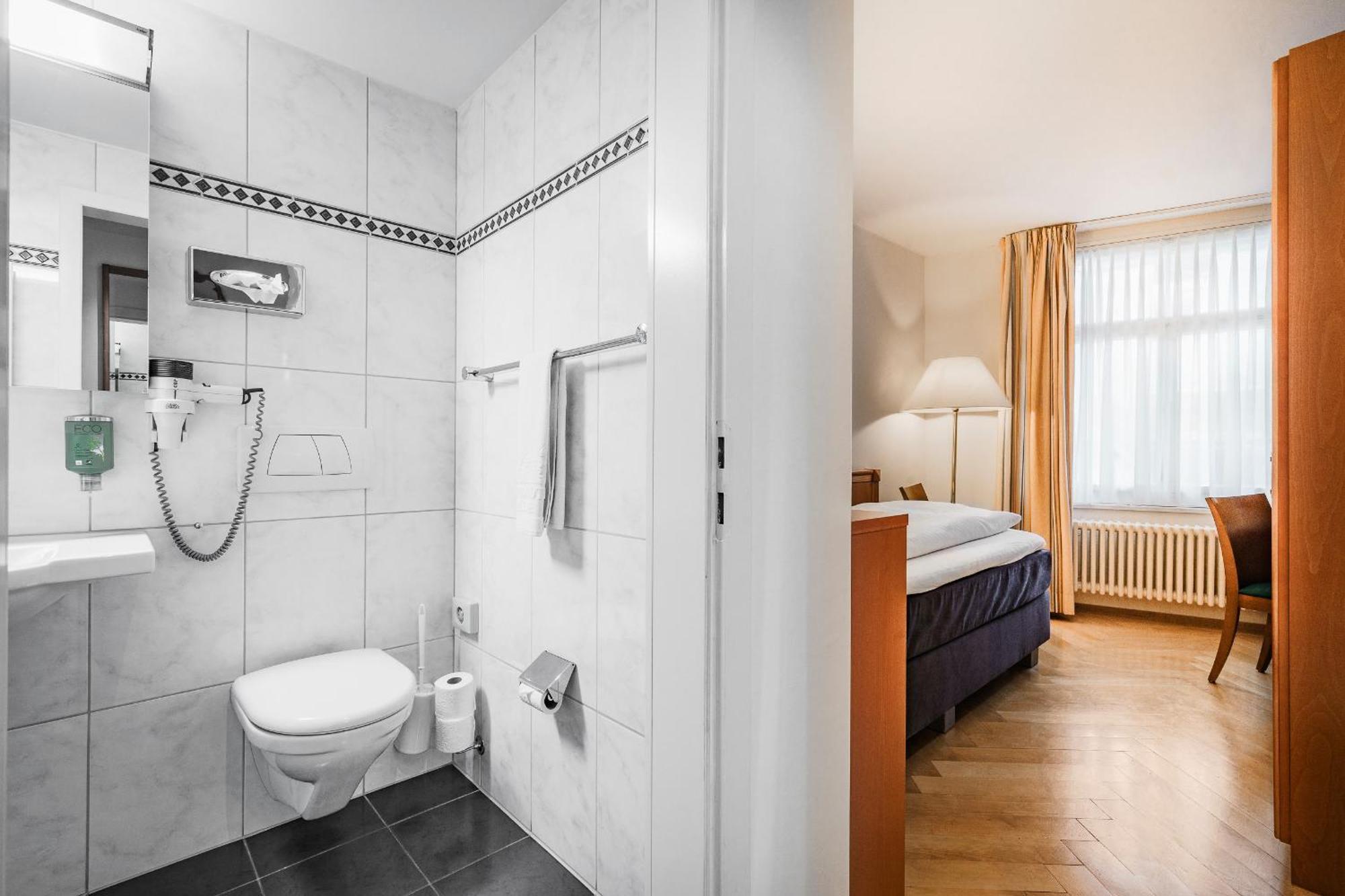 Standard Single Room,1556462419:JPEG