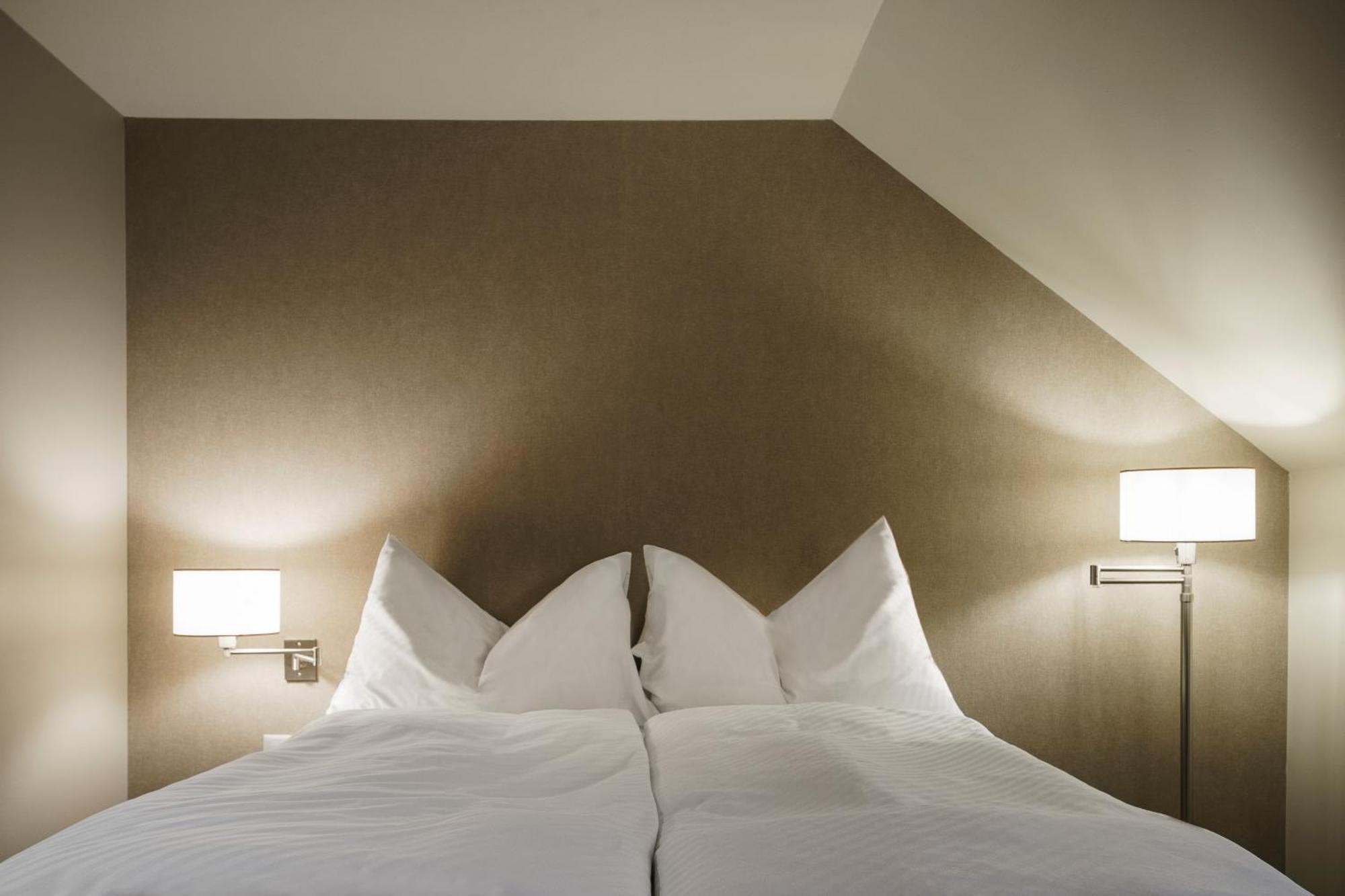 Double Room with Queen Size Bed,1556462860:JPEG