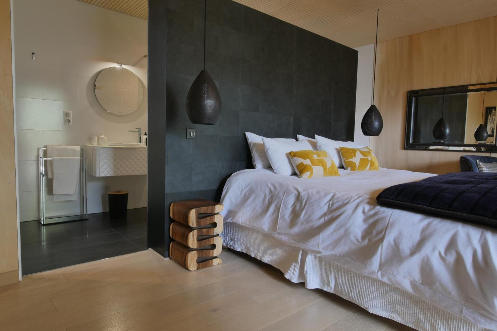 King Room Spa Bath