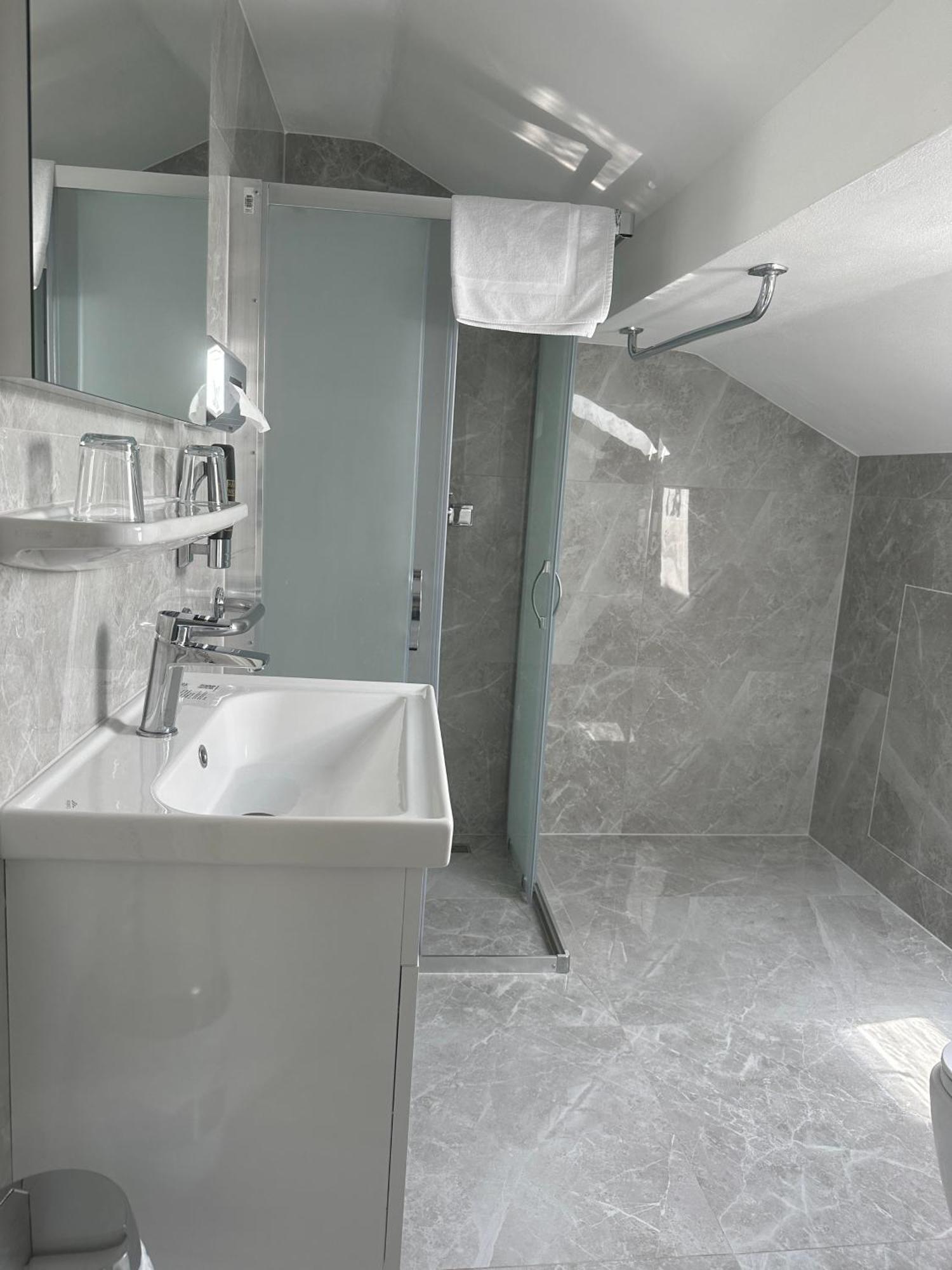 Double Room Private Bathroom
