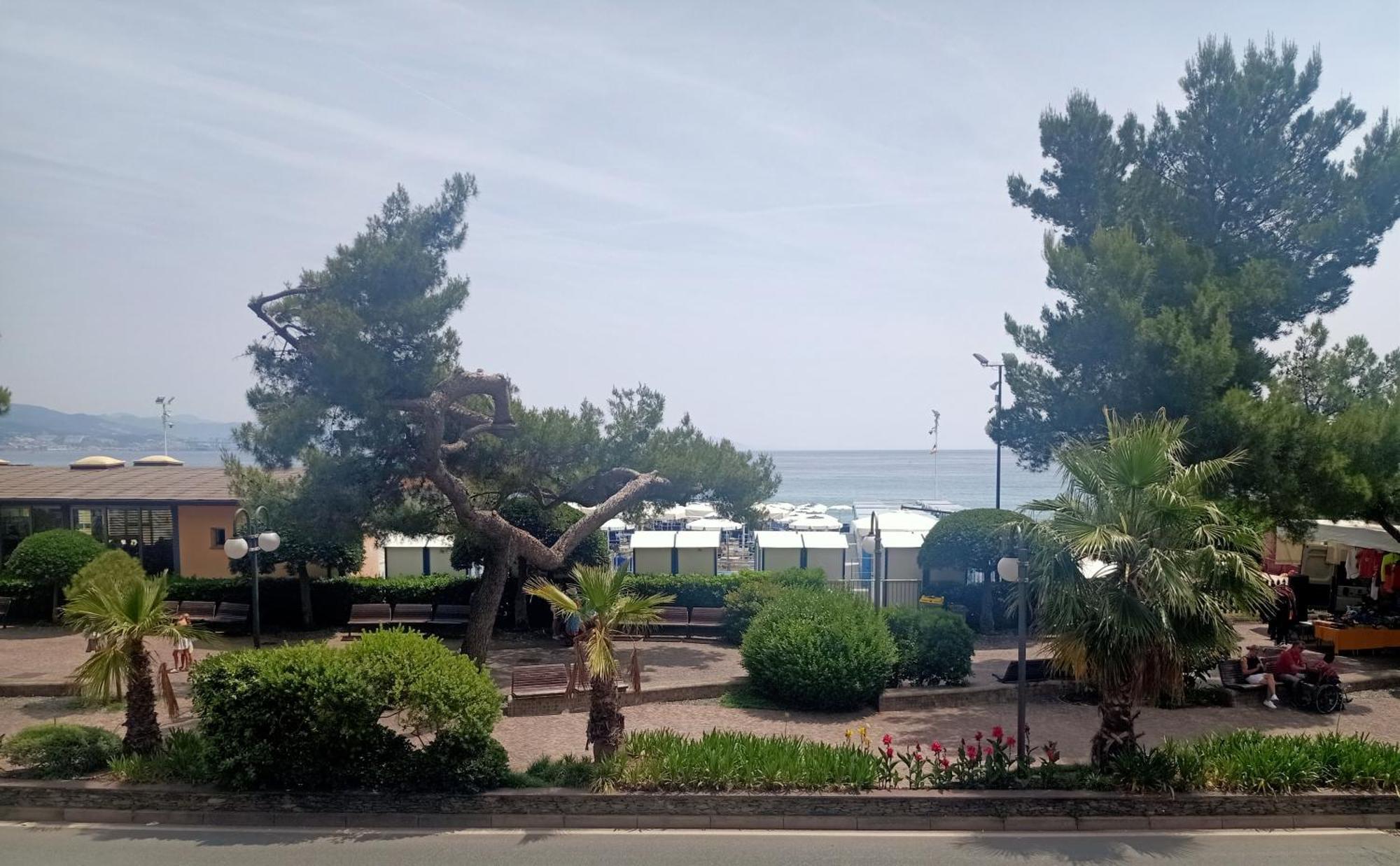 Double or Twin Room Sea View