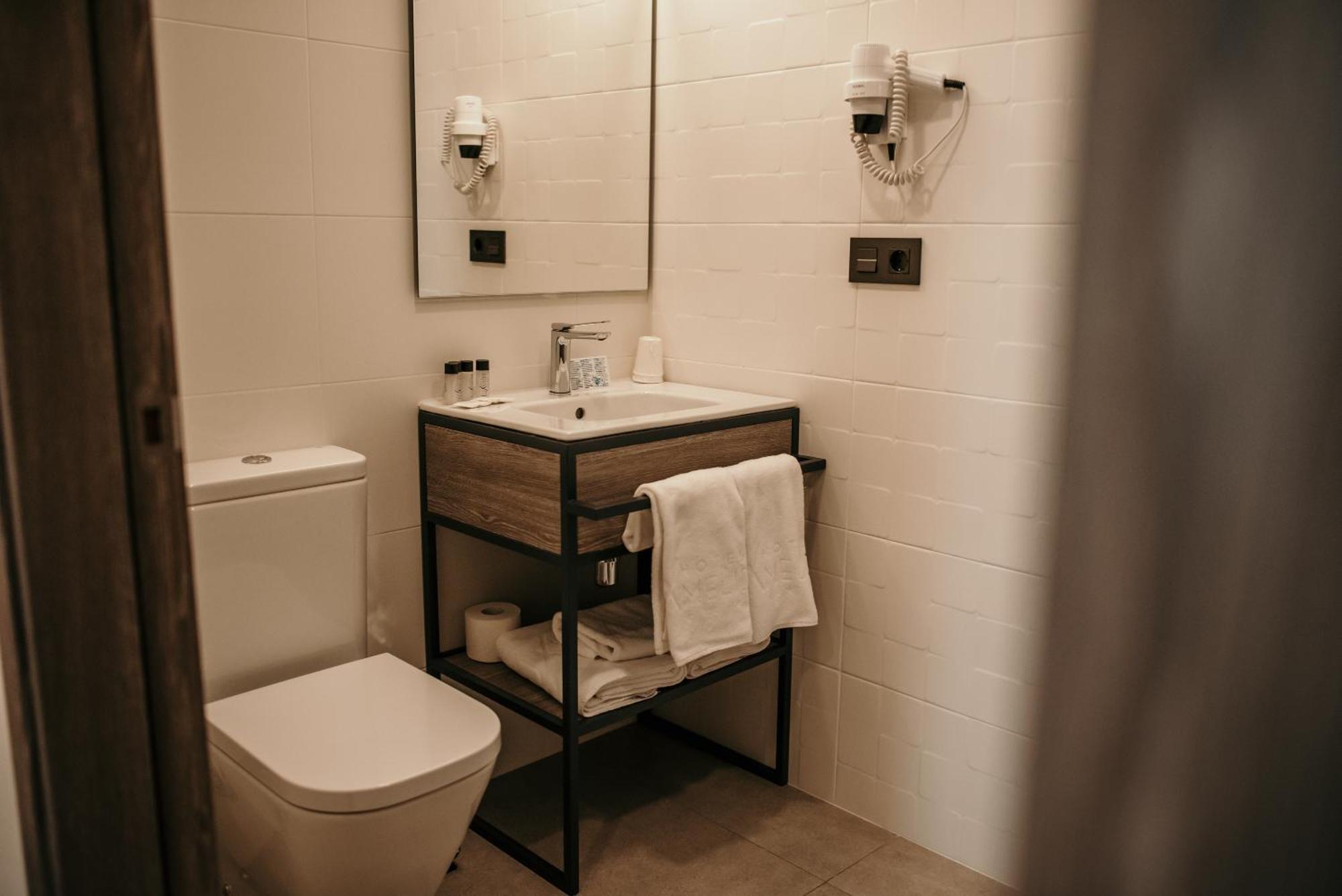 Standard Double or Twin Room,1556532013:JPEG