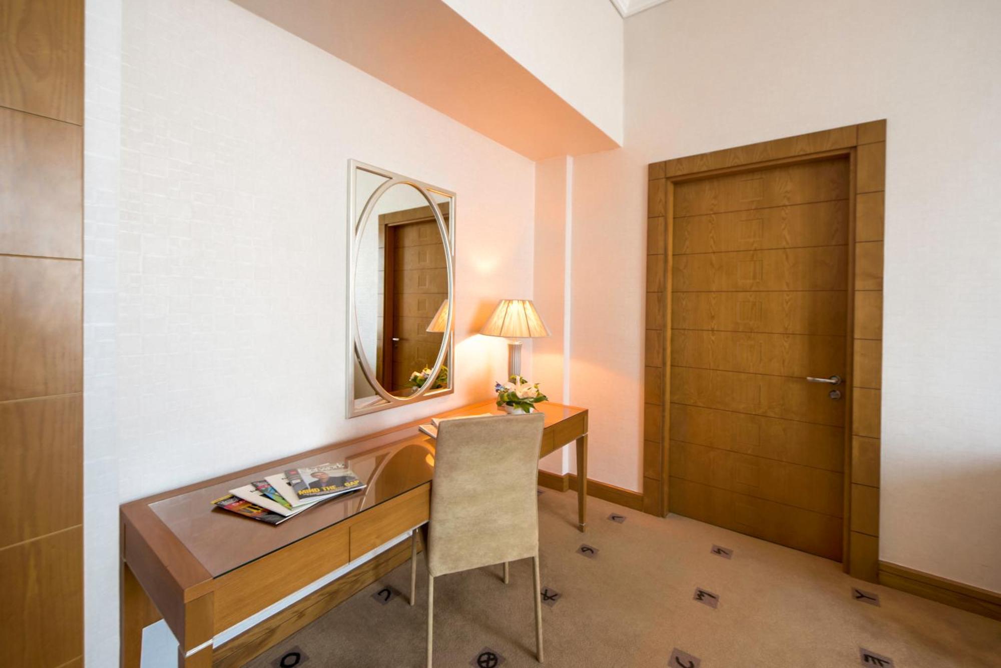 Executive Suite City View