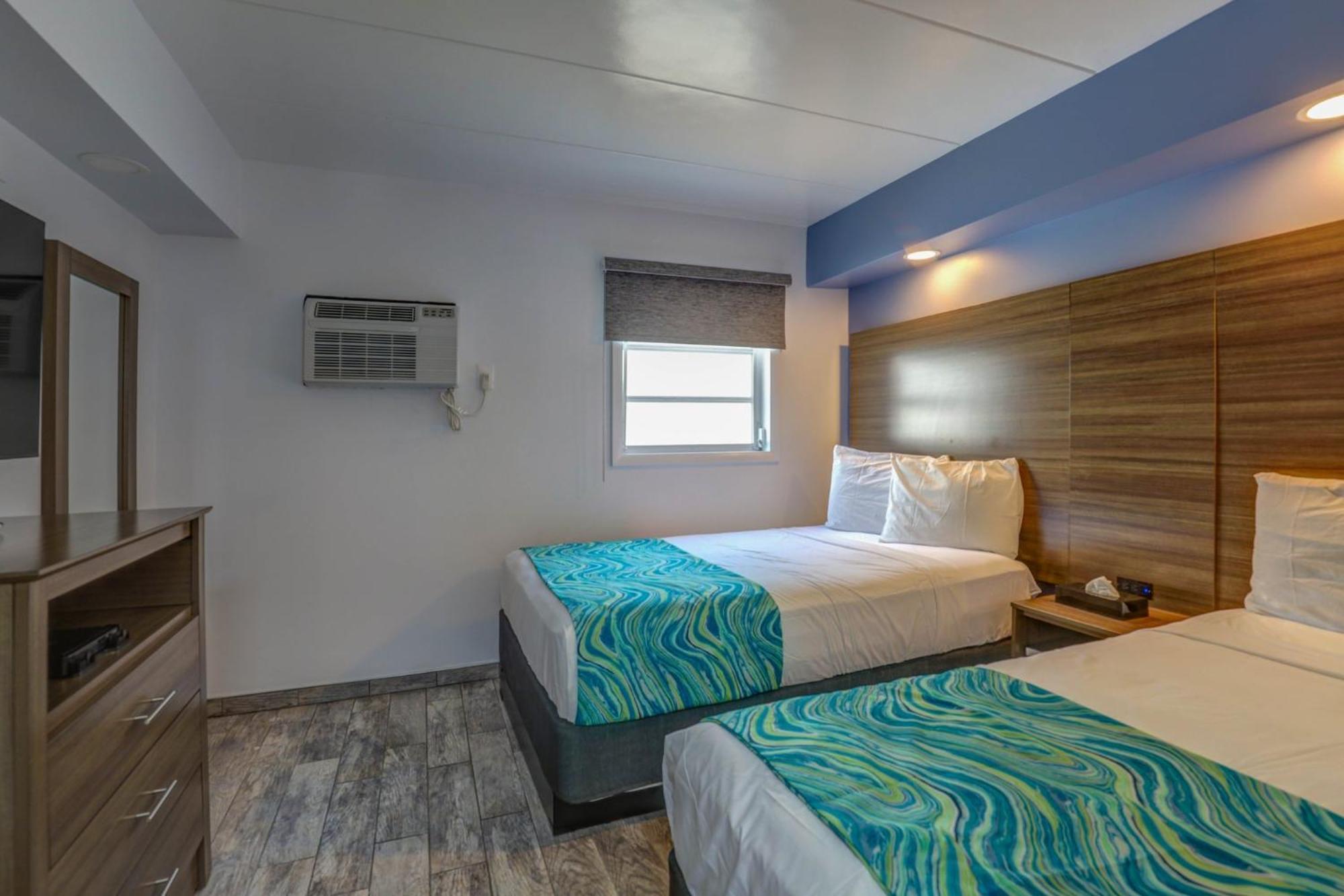 Efficiency Suite One Full One Twin Bed Kitchenette Smoke