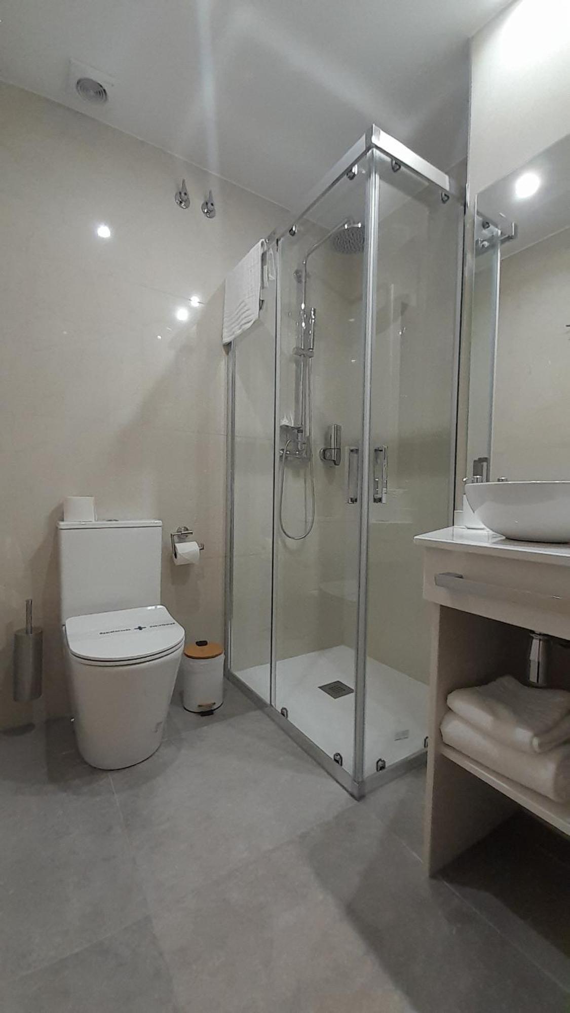 Superior Single Room,1391075867:JPEG