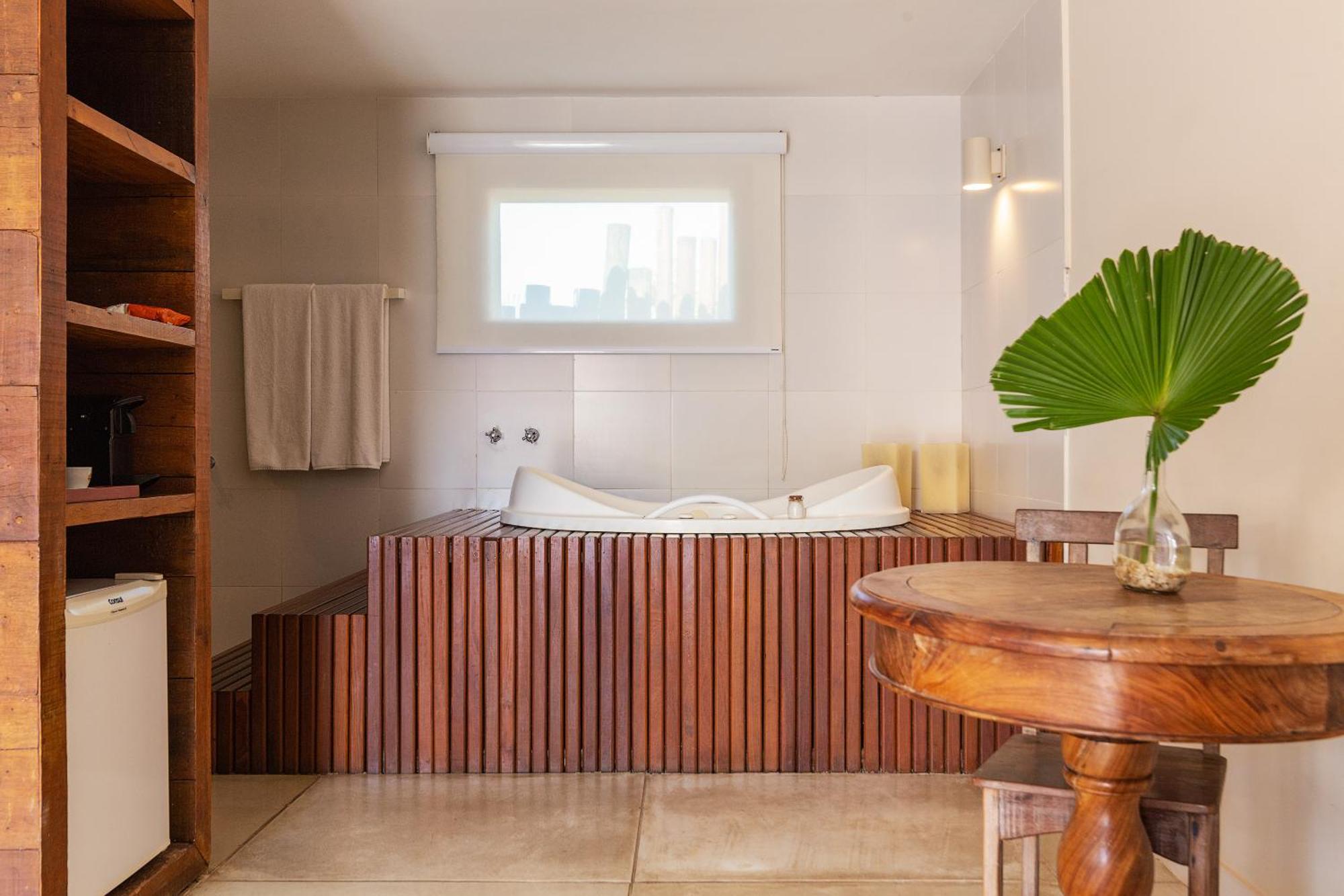 Deluxe Suite Spa Bath