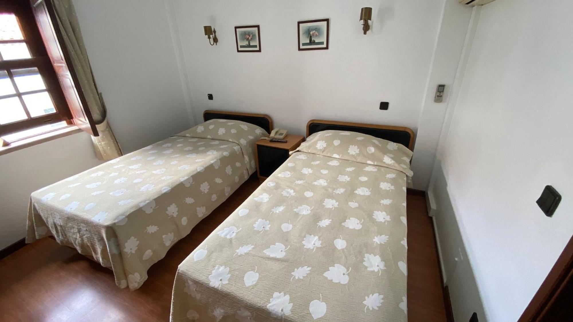 Twin Room,1557035035:JPEG