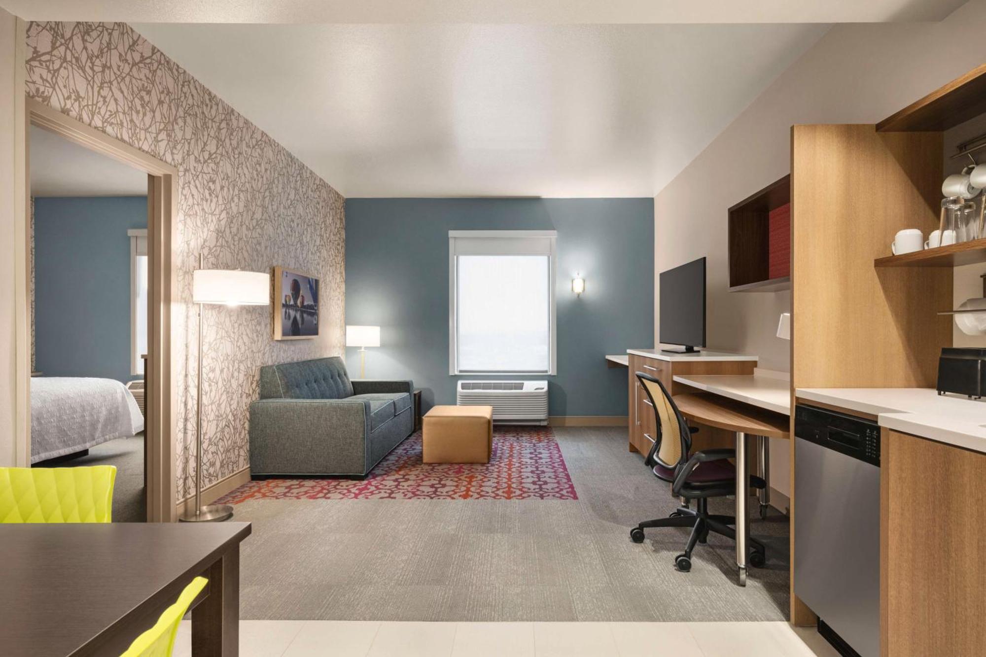 One-Bedroom King Suite,1557046891:JPEG