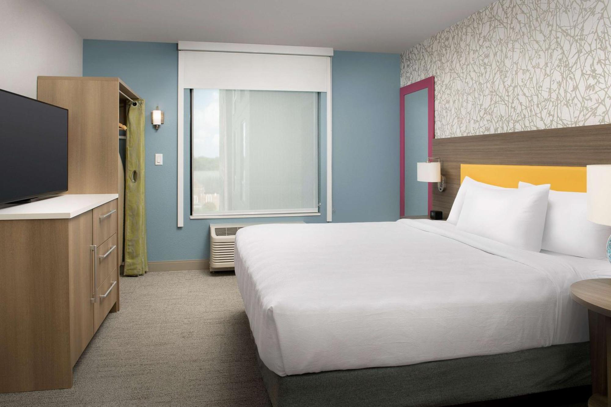 One-Bedroom King Suite Non-Smoking