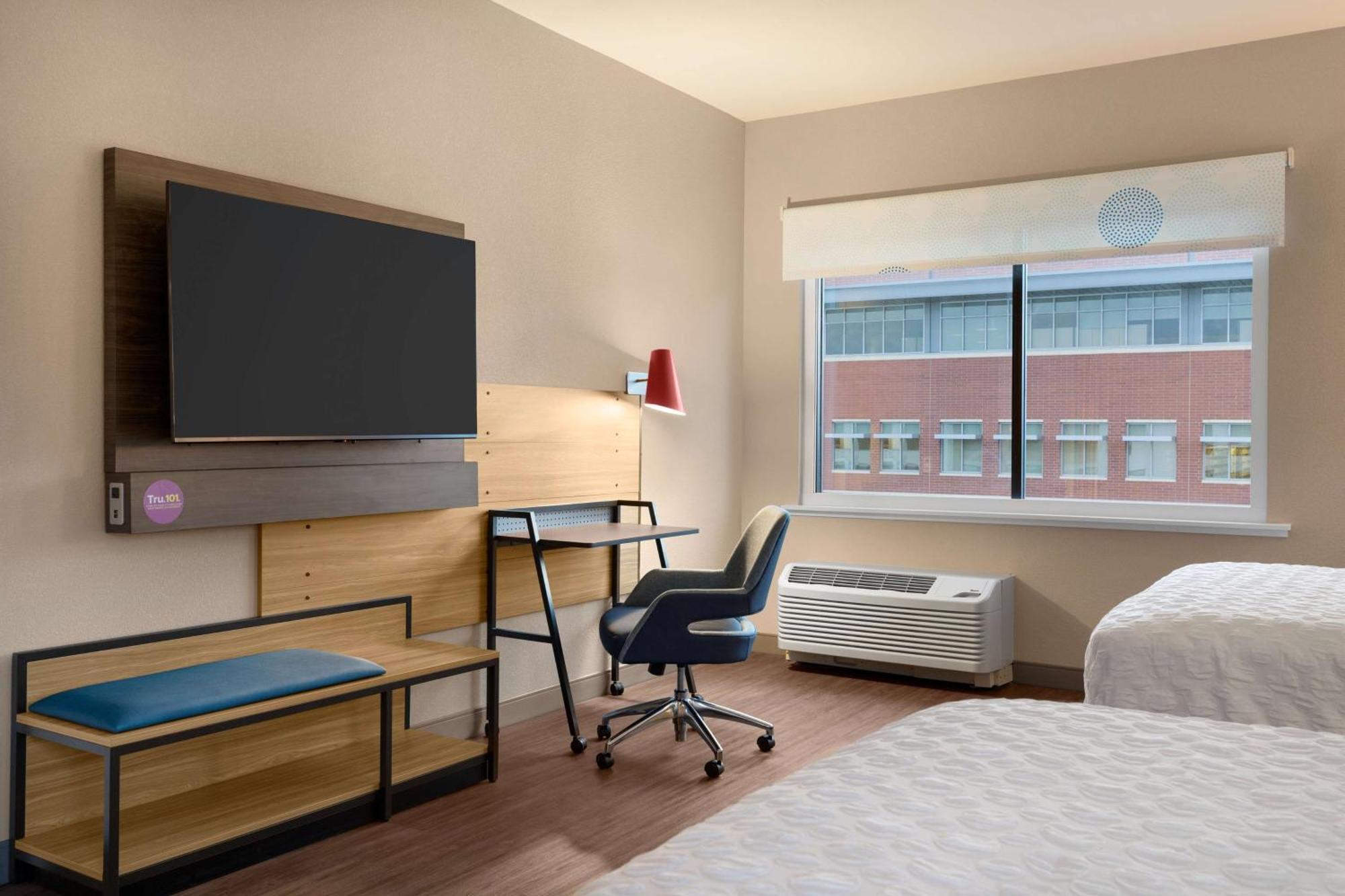Queen Room Two Queen Beds Mobility Hearing Access