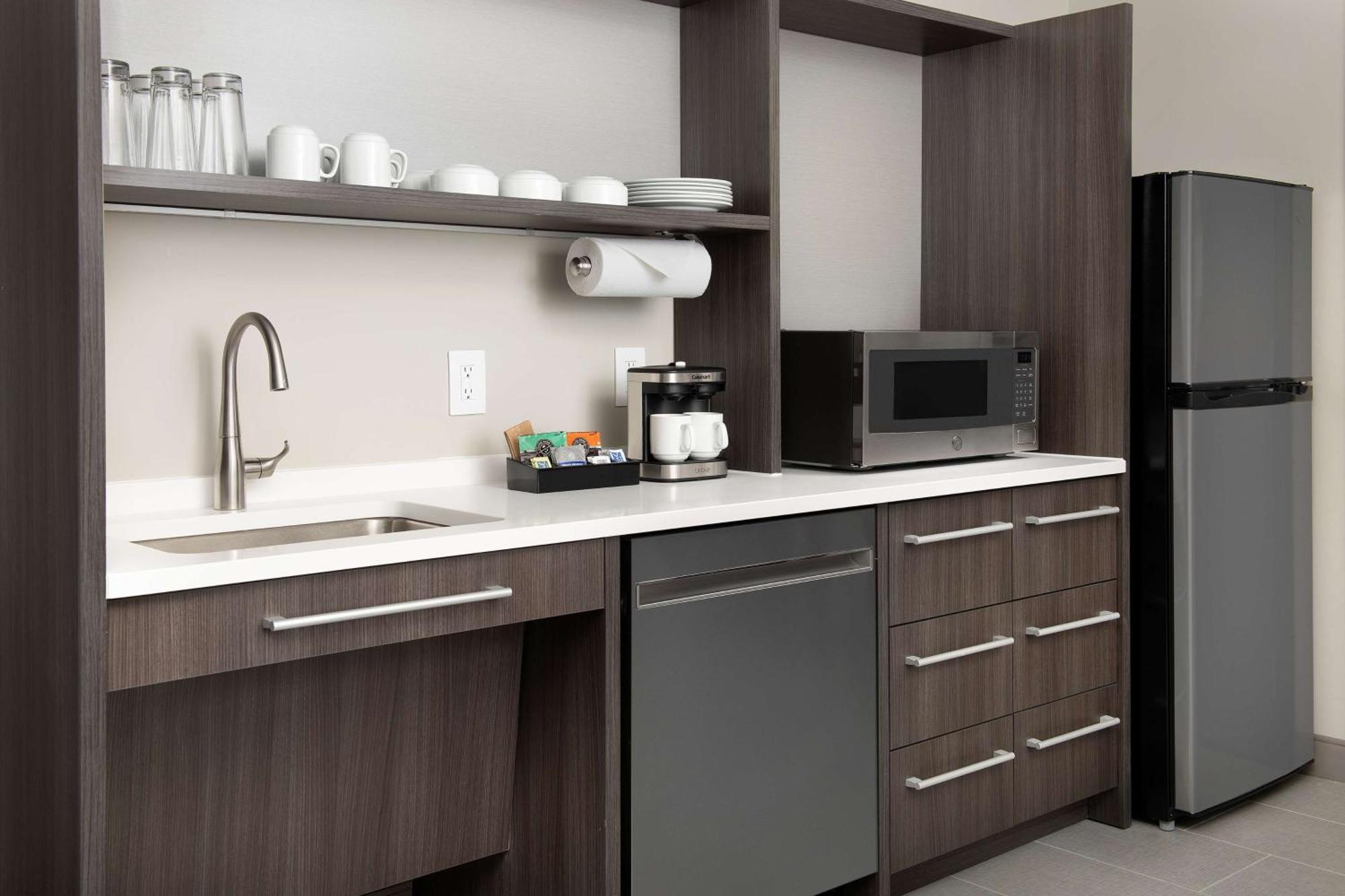 Studio Suite Two Queen Beds Hearing Access or Non-Smoking
