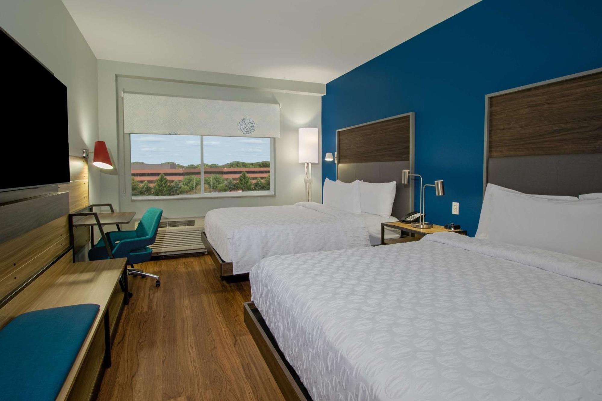 Queen Room Two Queen Beds