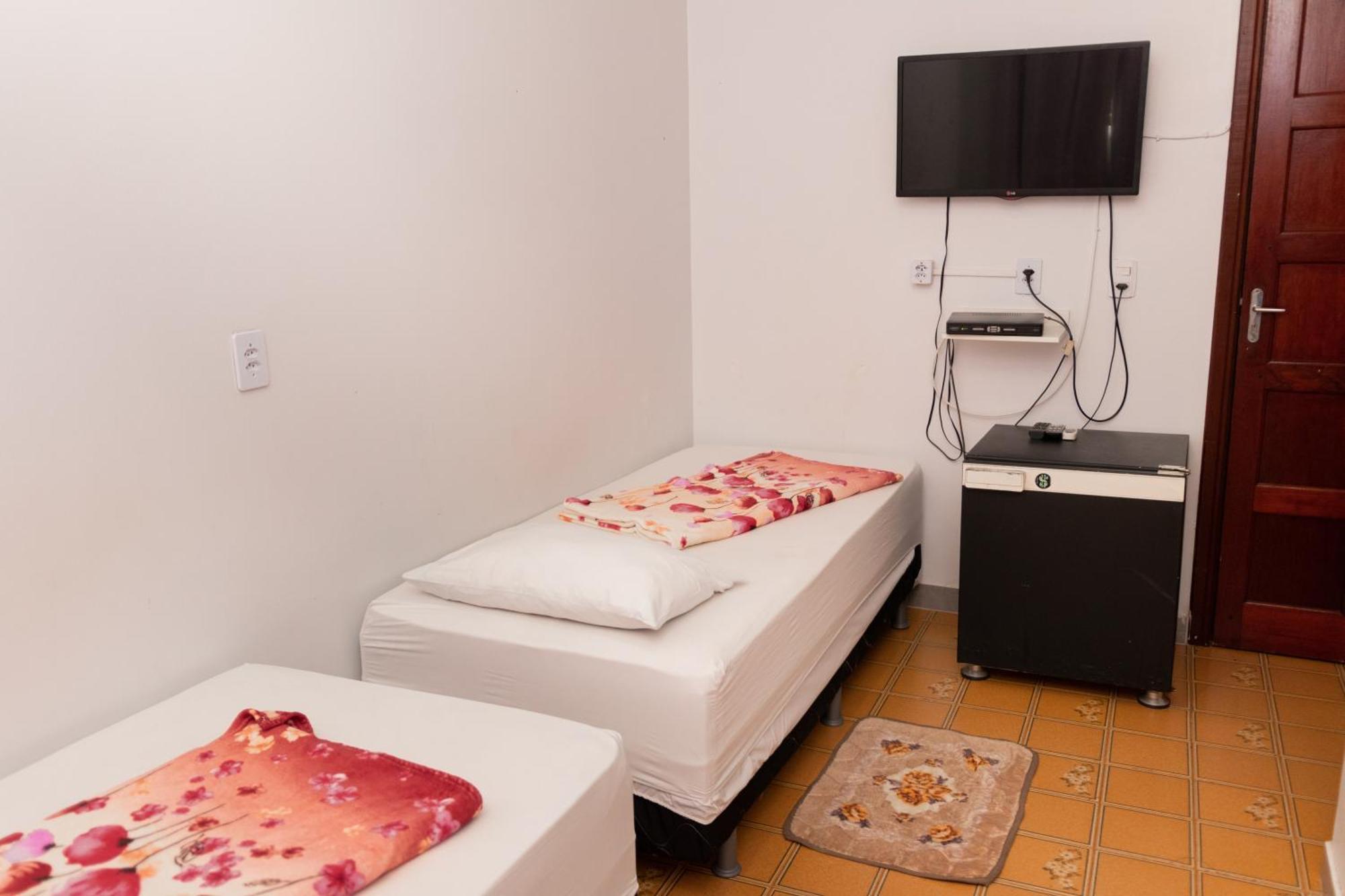 Deluxe Double Room Shower