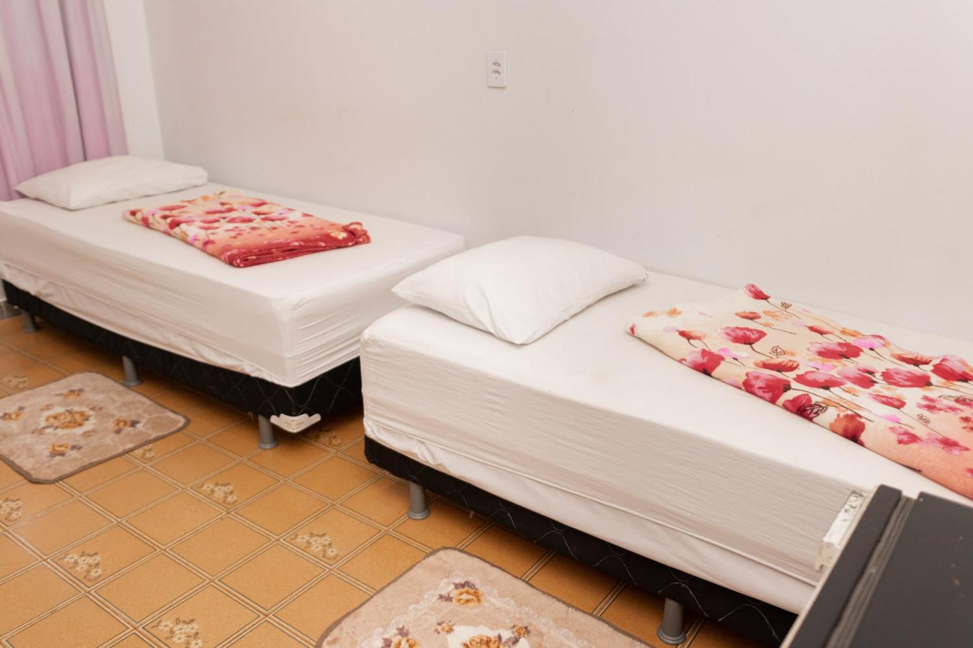 Deluxe Double Room Shower