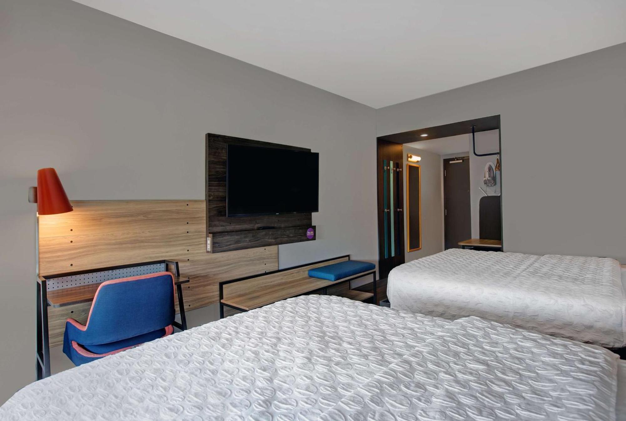 Queen Room Two Queen Beds