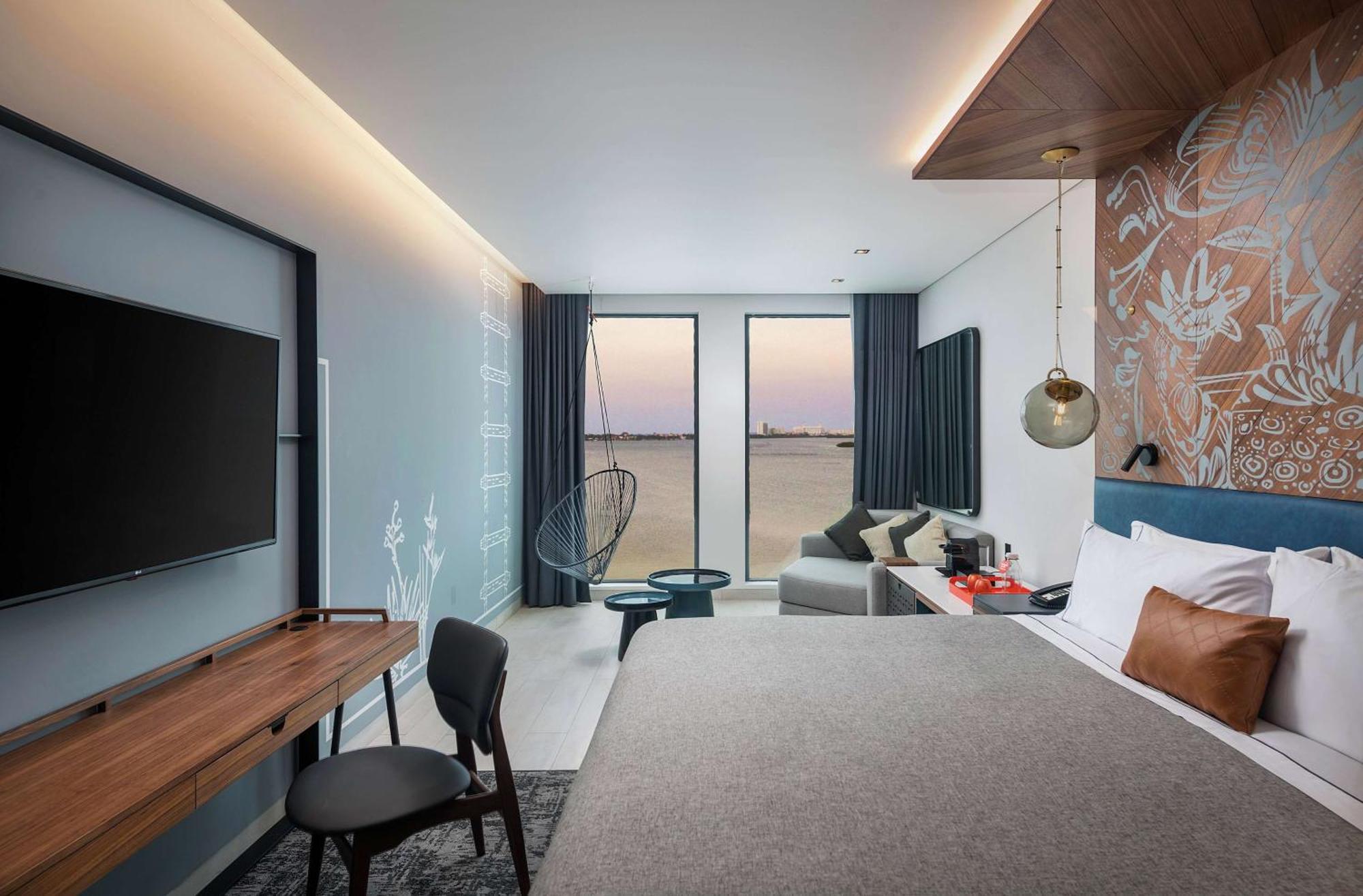 Premium King Room Lake View High Floor,1552977373:JPEG