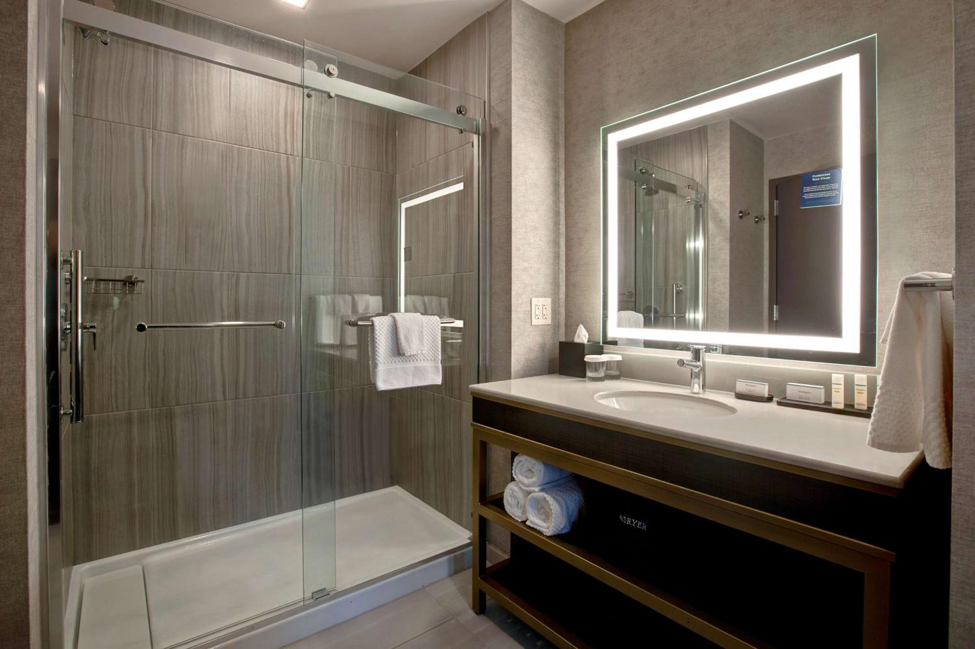 Two-Room King Suite,1557104713:JPEG