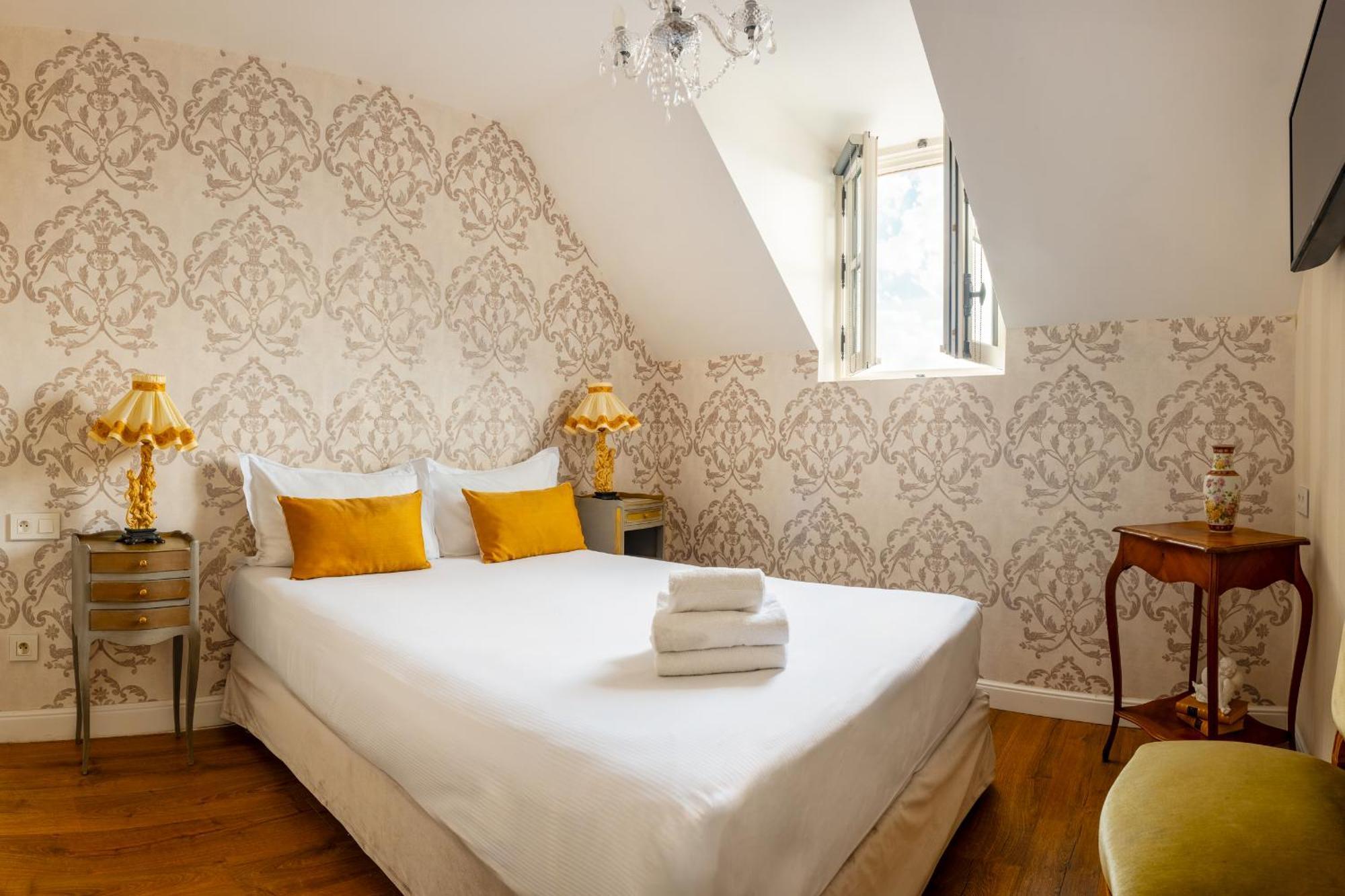 Two-Bedroom Suite,1557155830:JPEG