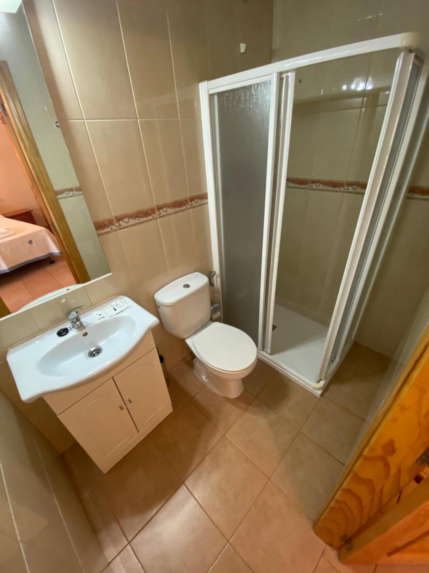 Double Room Private Bathroom