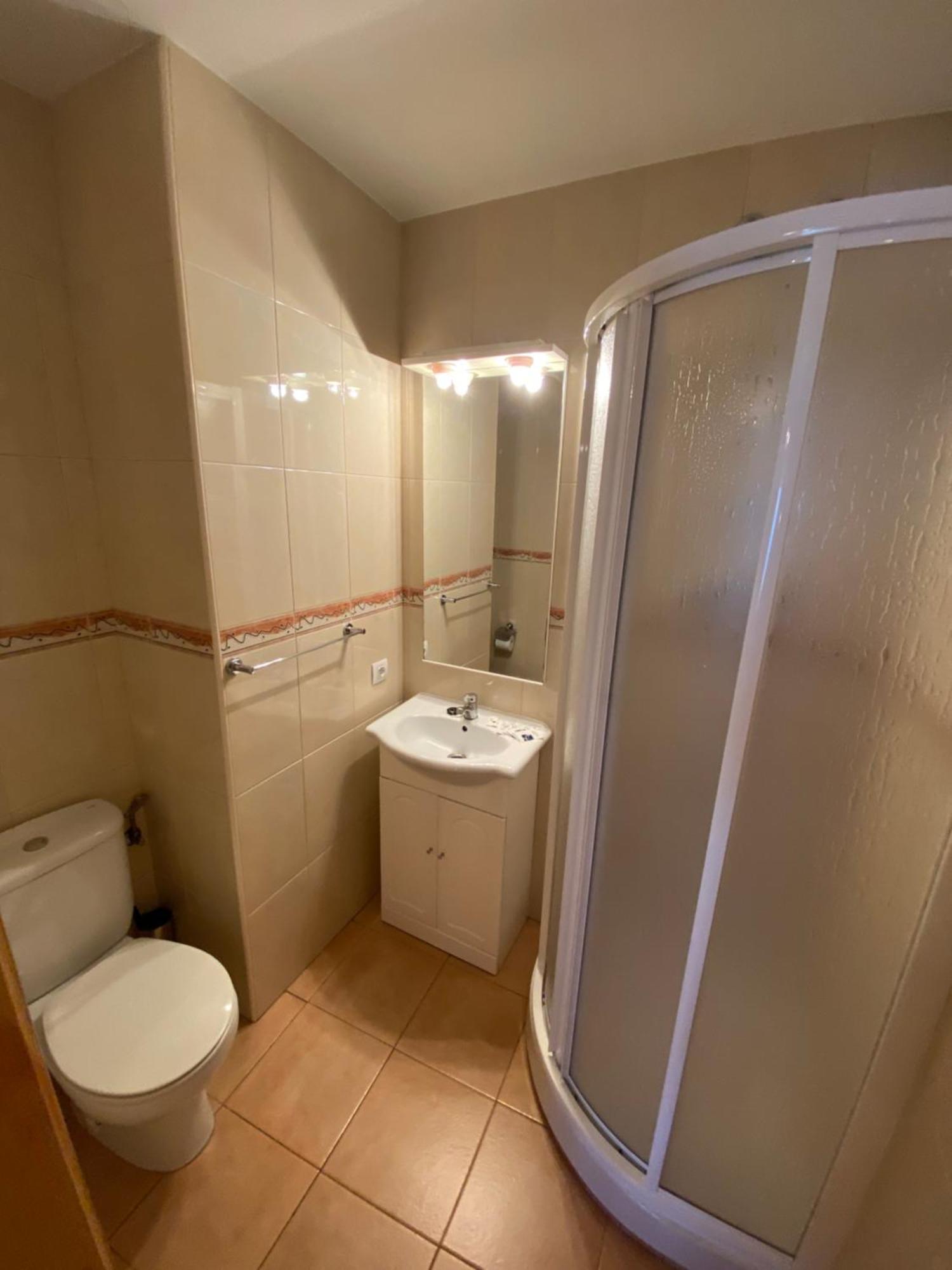 Twin Room Private Bathroom