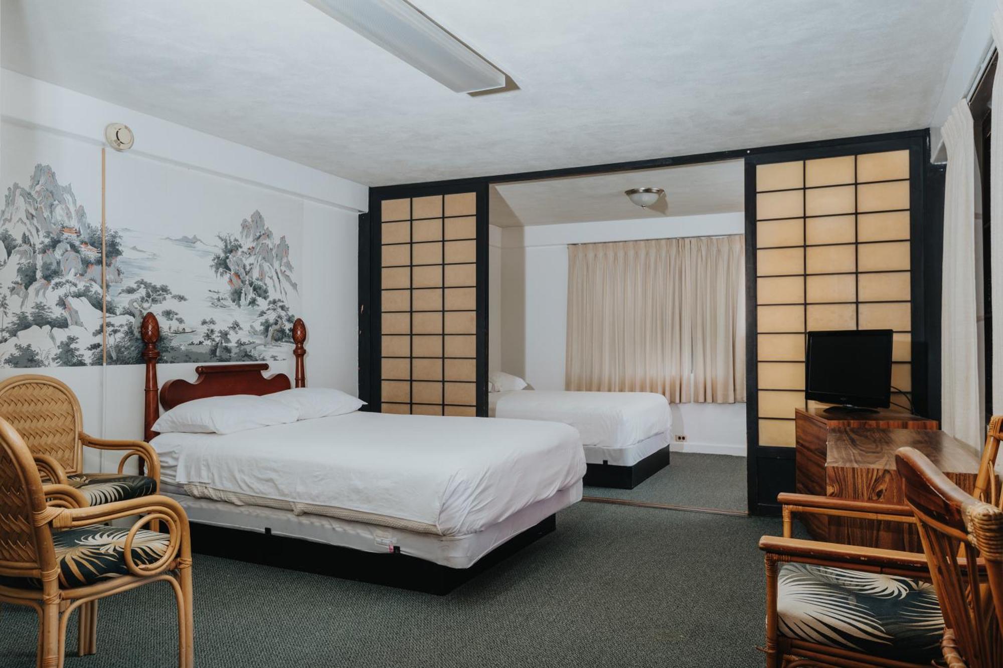 2 Bedroom Suite King 2 Queens Full Kitchen,1111933308:JPEG