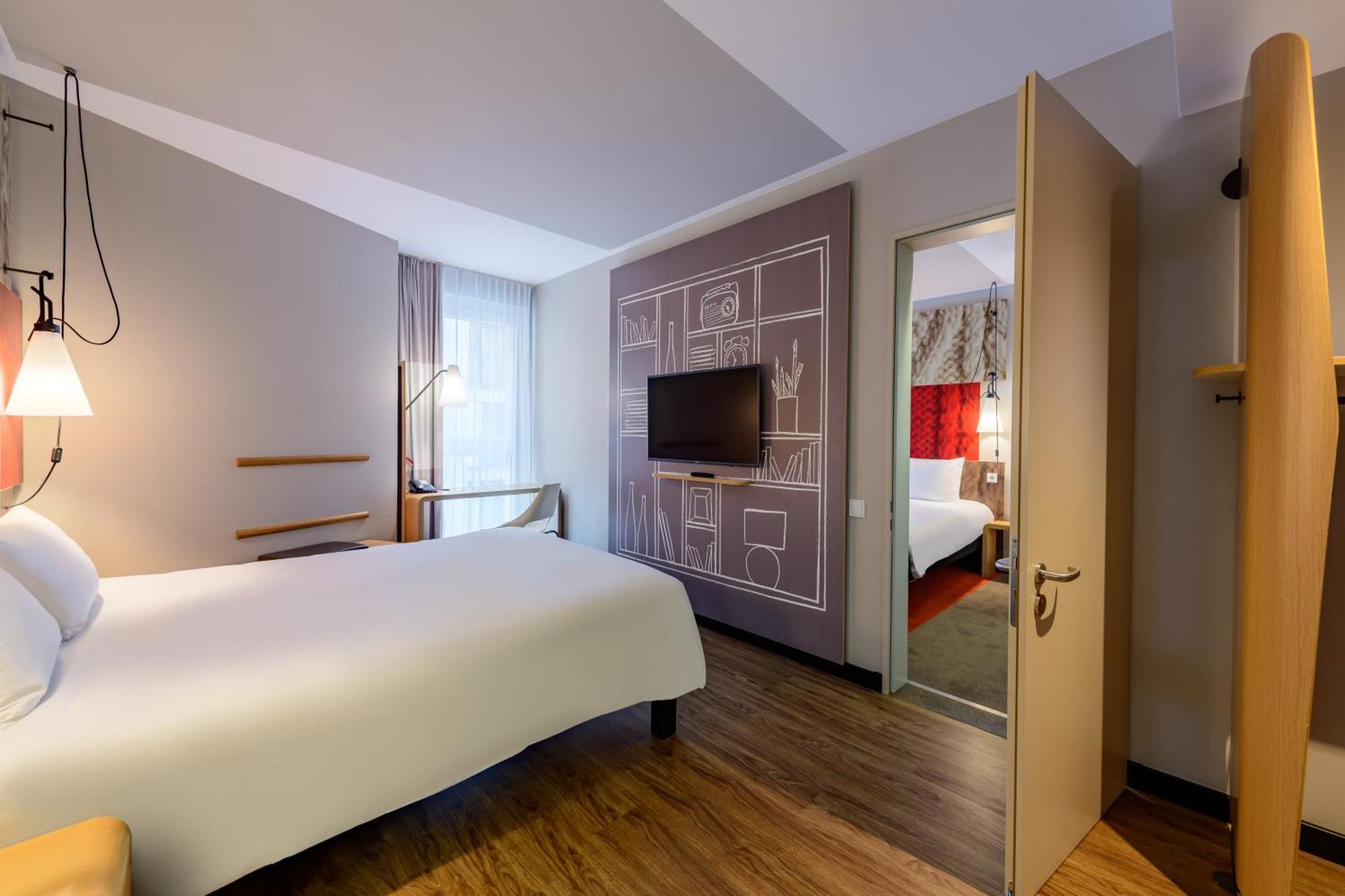 Standard Double Room Mobility Accessible