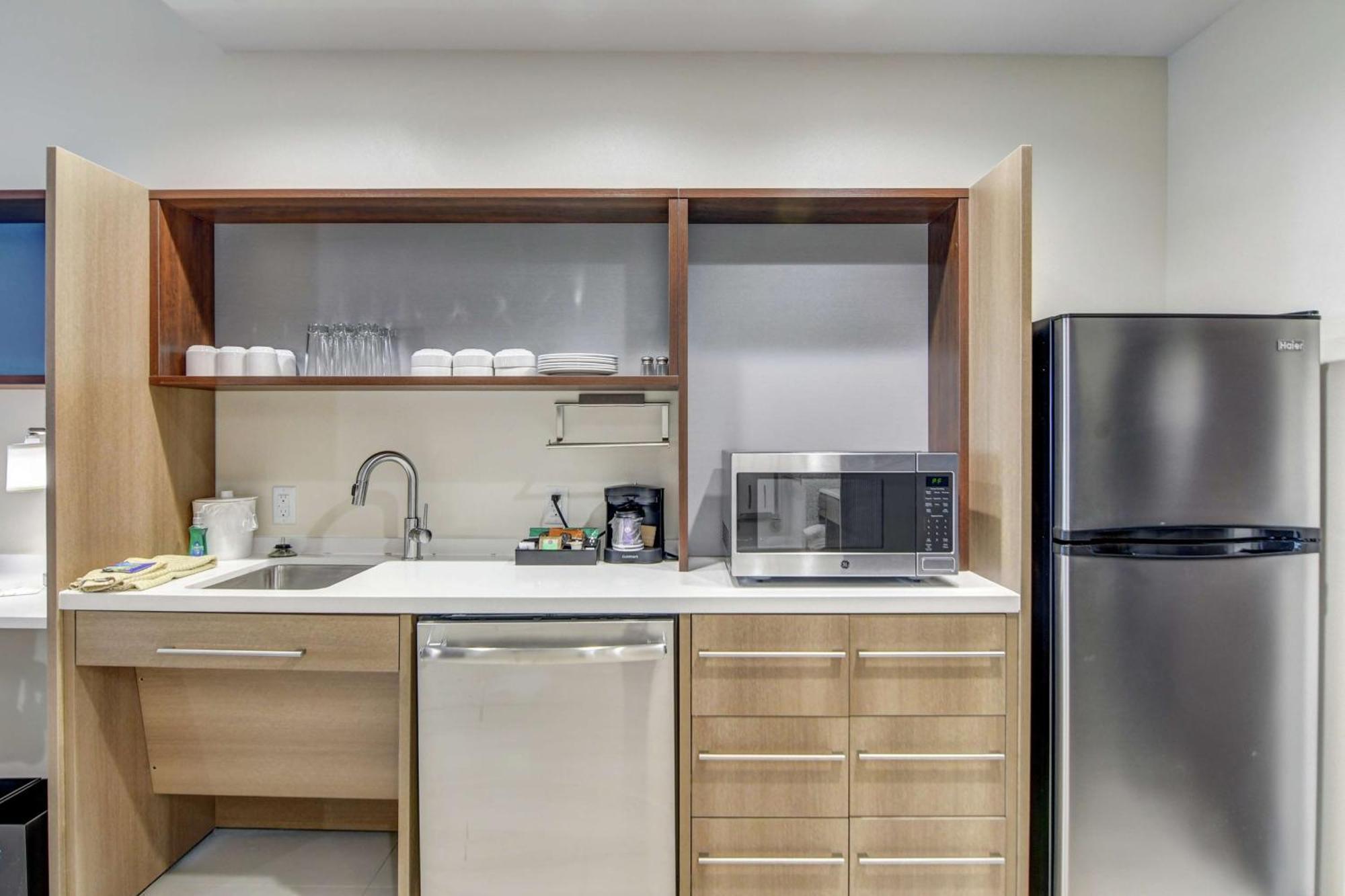 One-Bedroom King Suite Non-Smoking