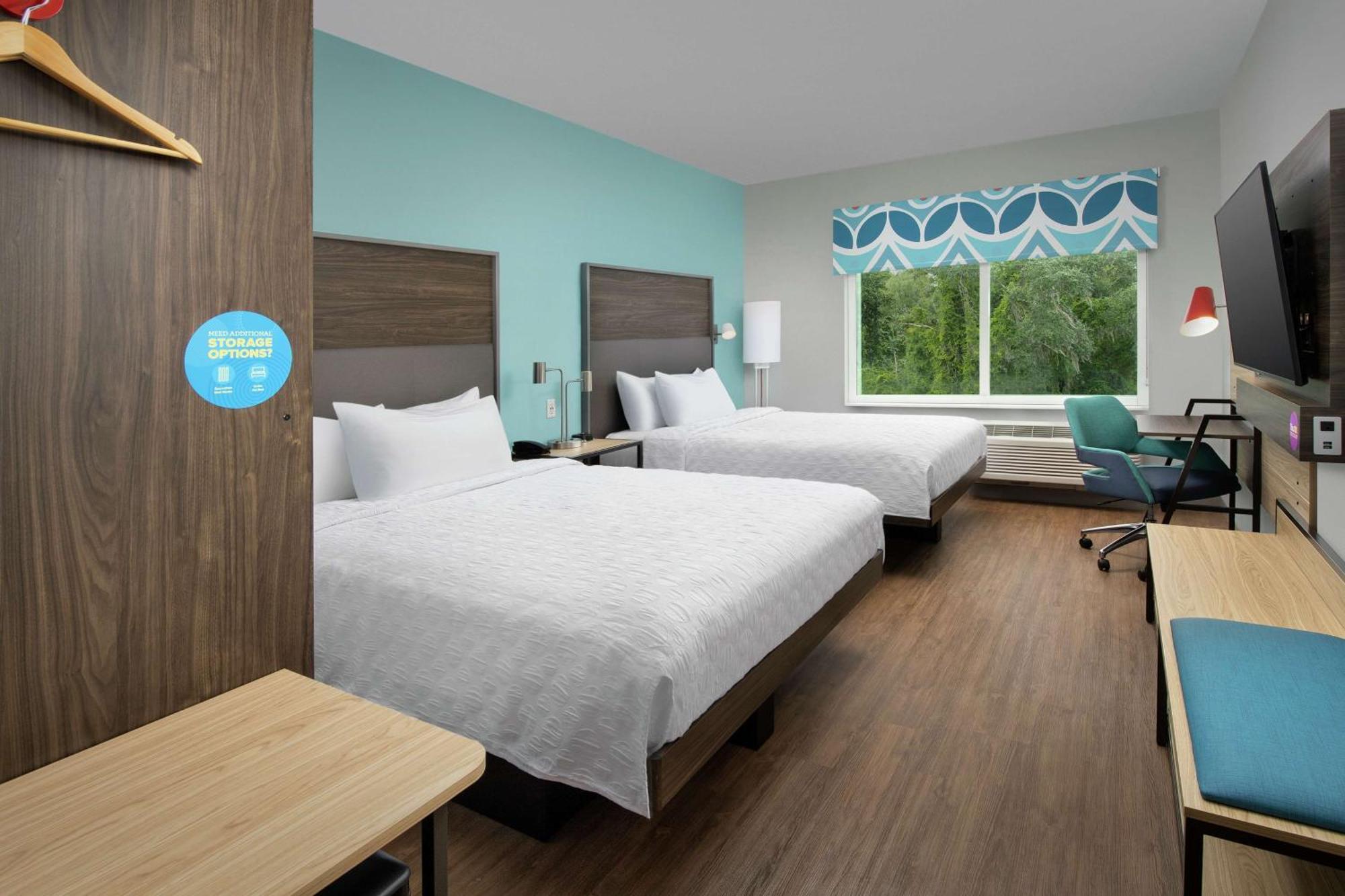 Queen Room Two Queen Beds