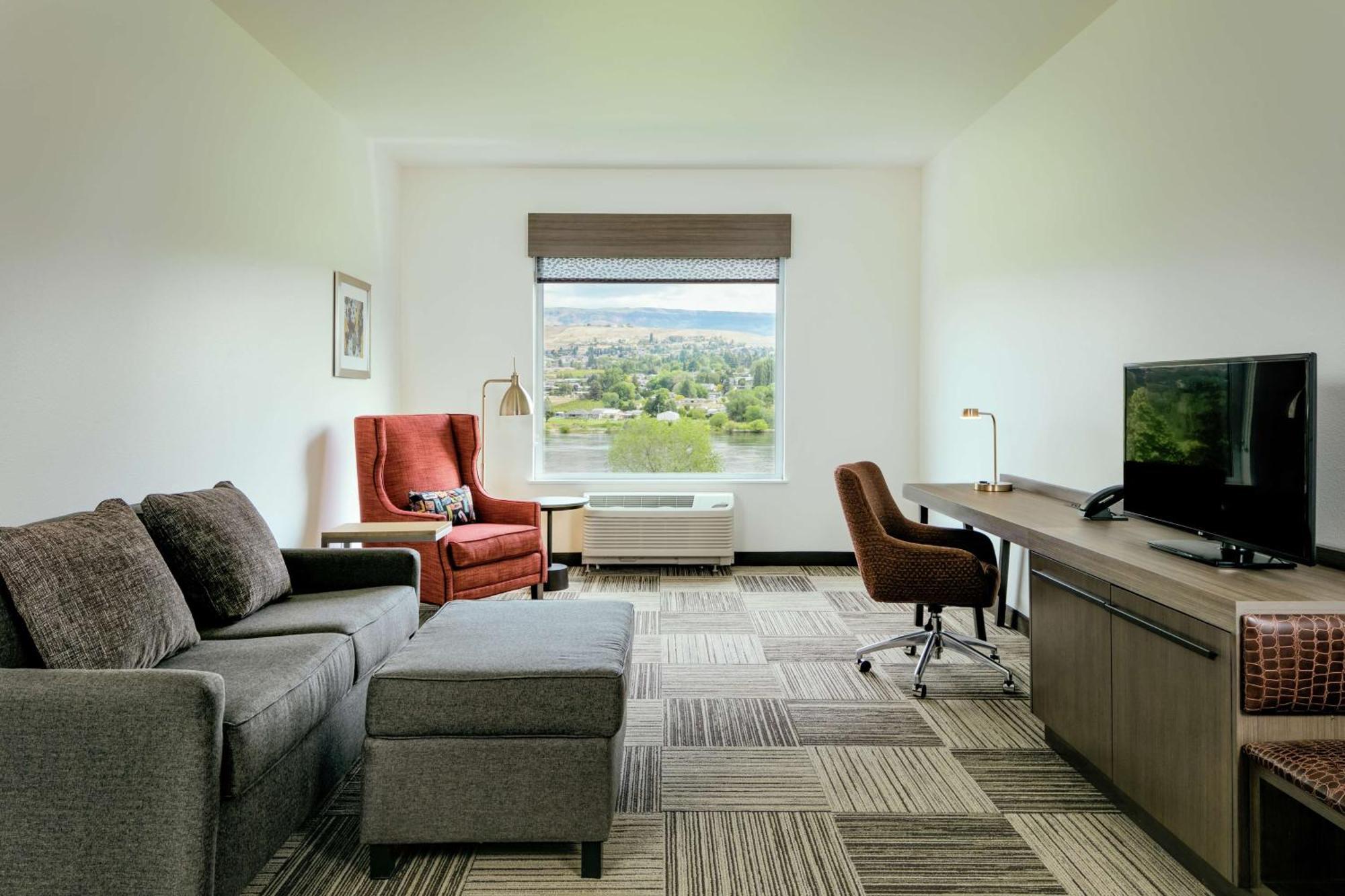 One-Bedroom King Suite,1557366922:JPEG