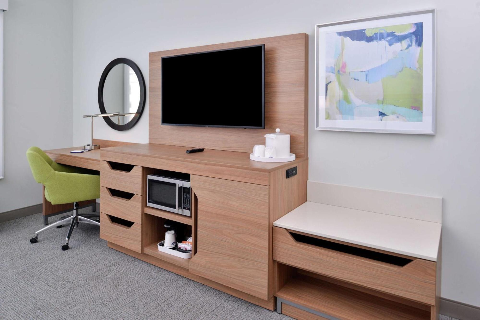 King Room Roll Shower Mobility Hearing Access or Non-Smoking