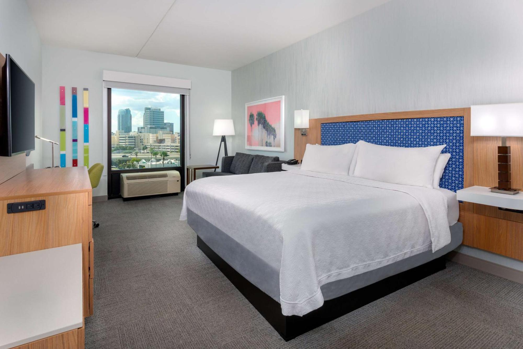 King Room,1557373930:JPEG