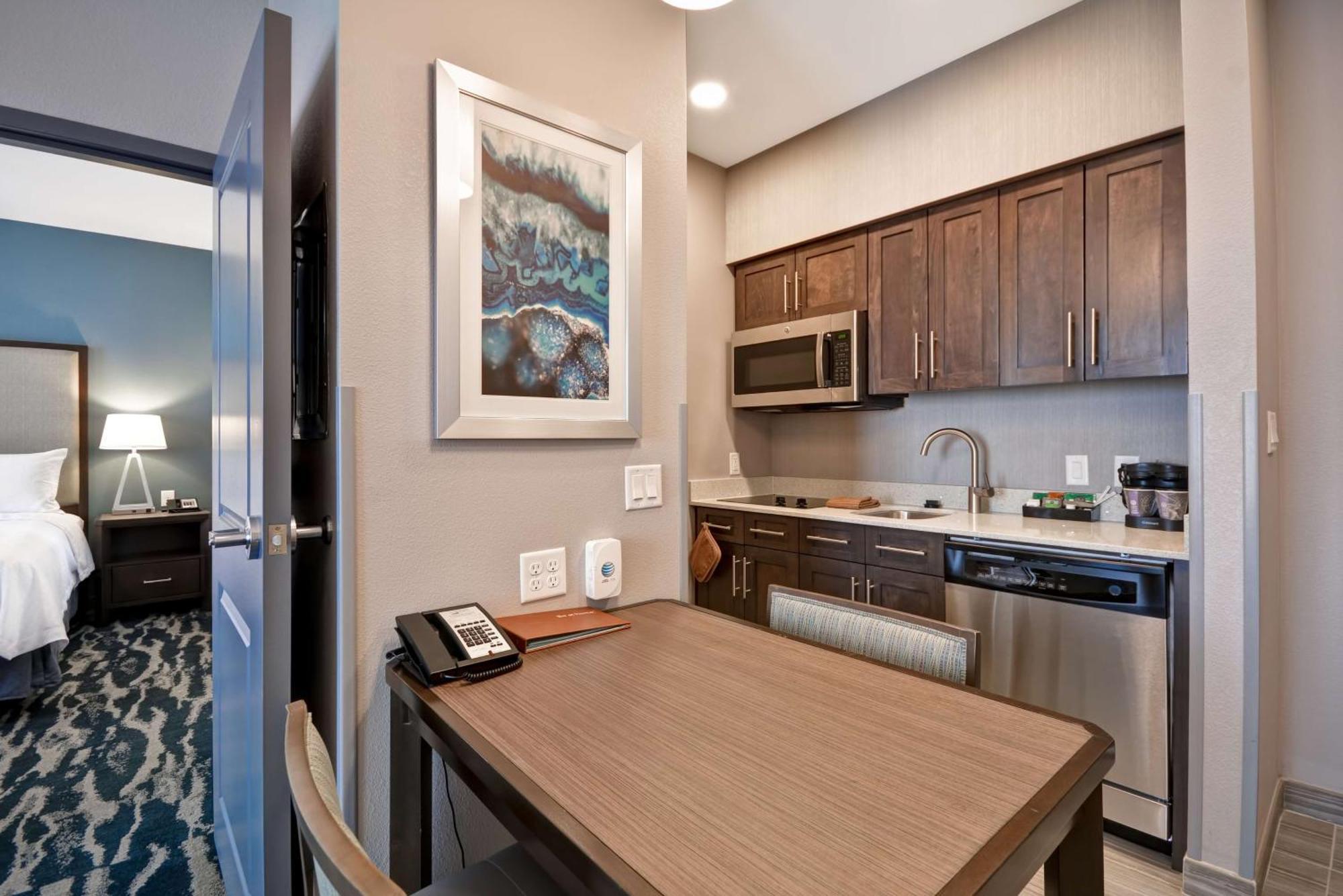 One-Bedroom King Suite Non-Smoking