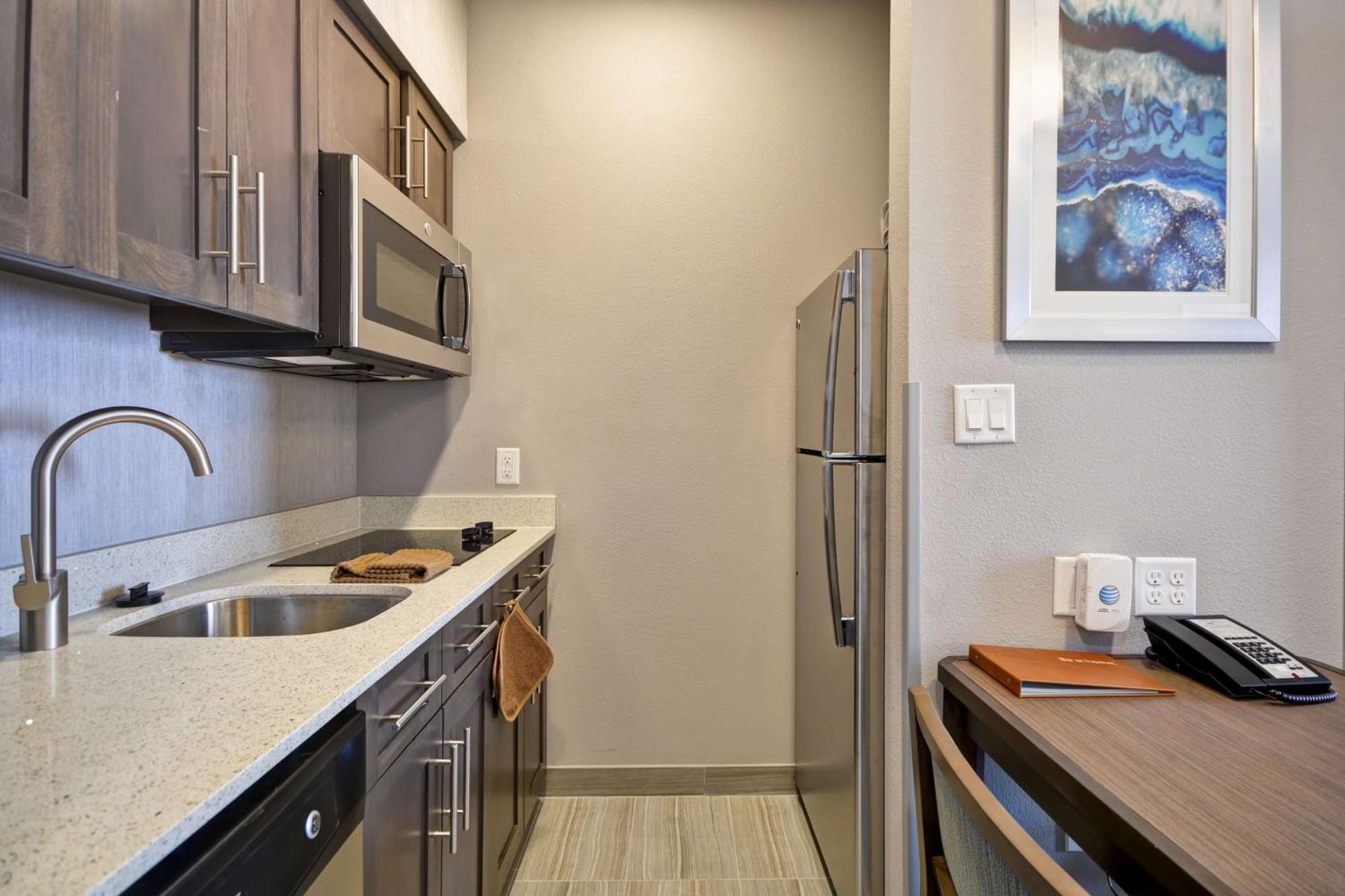 One-Bedroom King Suite Non-Smoking