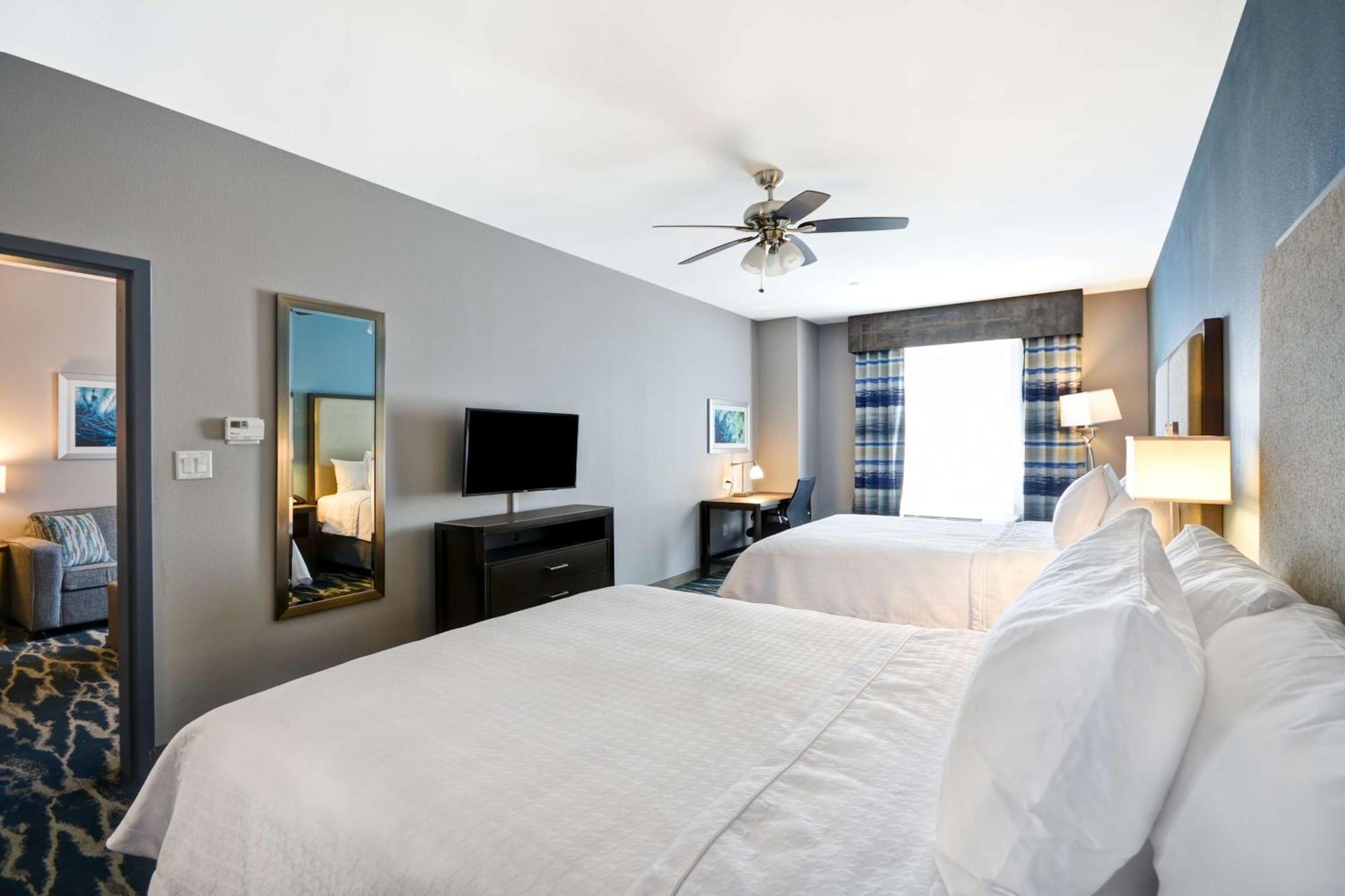 One-Bedroom Queen Suite Two Queen Beds Non-Smoking