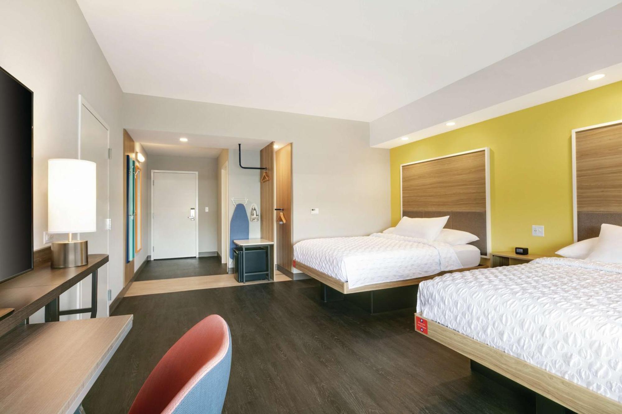 Queen Room with Two Queen Beds - Mobility and Hearing Access