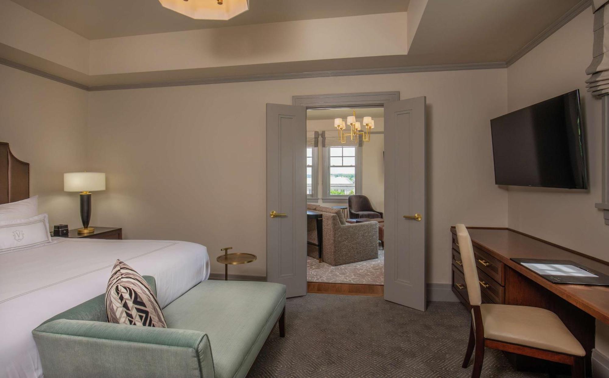 One-Bedroom King Suite,1557394171:JPEG