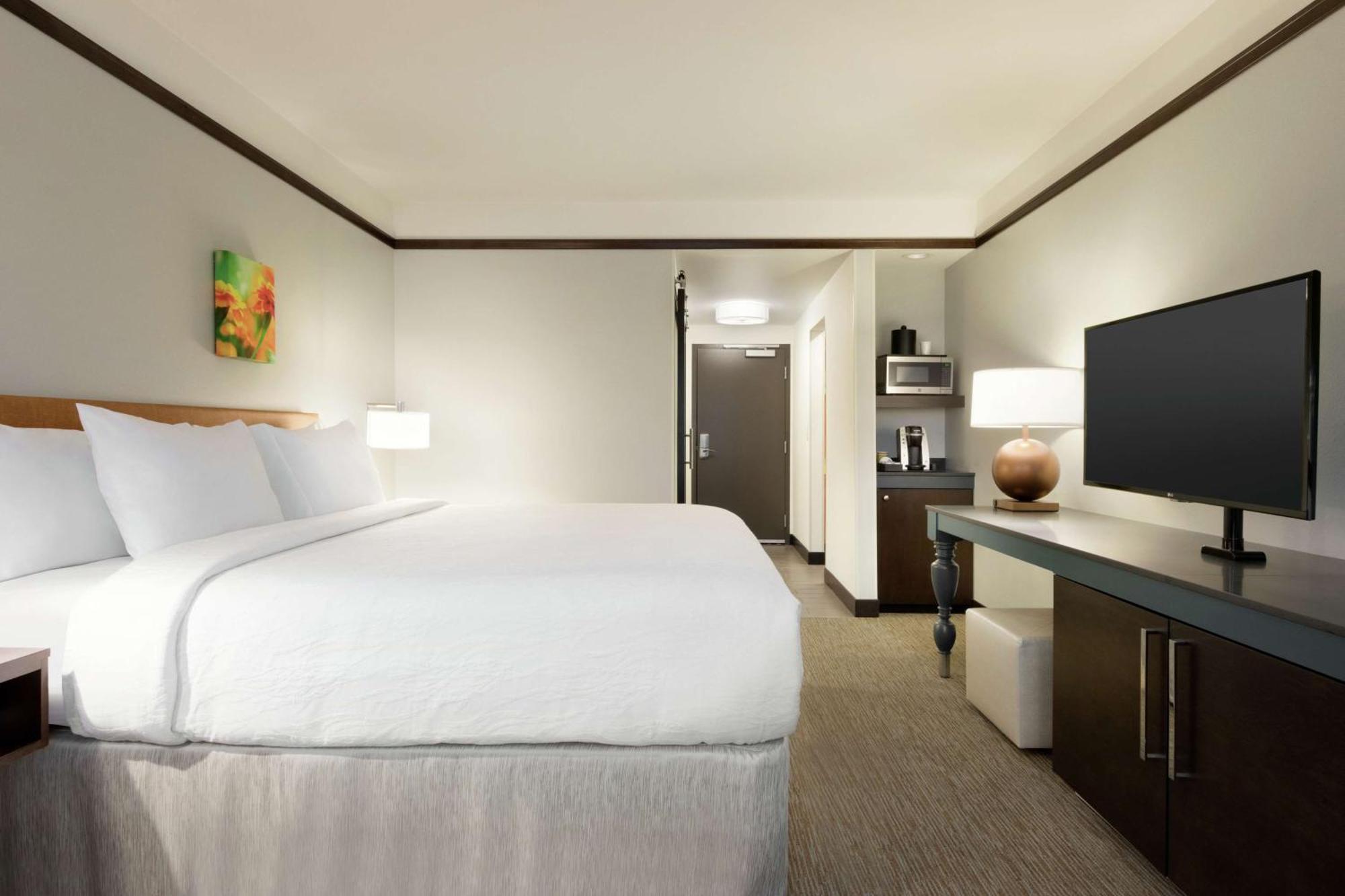 King Room,1557408316:JPEG