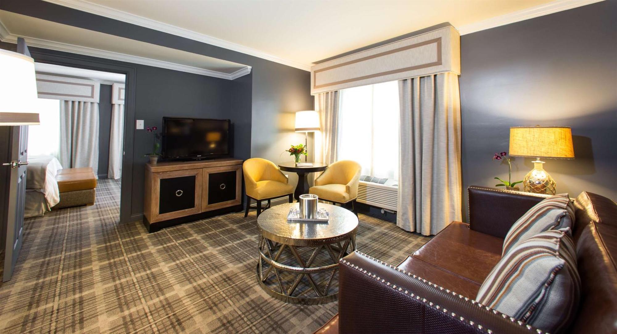 One-Bedroom King Suite,1557416806:JPEG