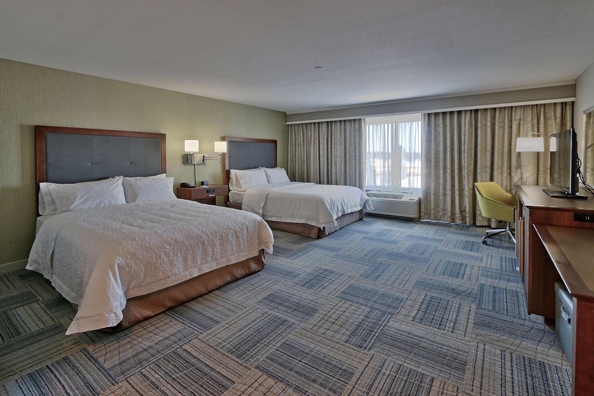 Queen Room Two Queen Beds Mobility Hearing Access or Non-Smoking