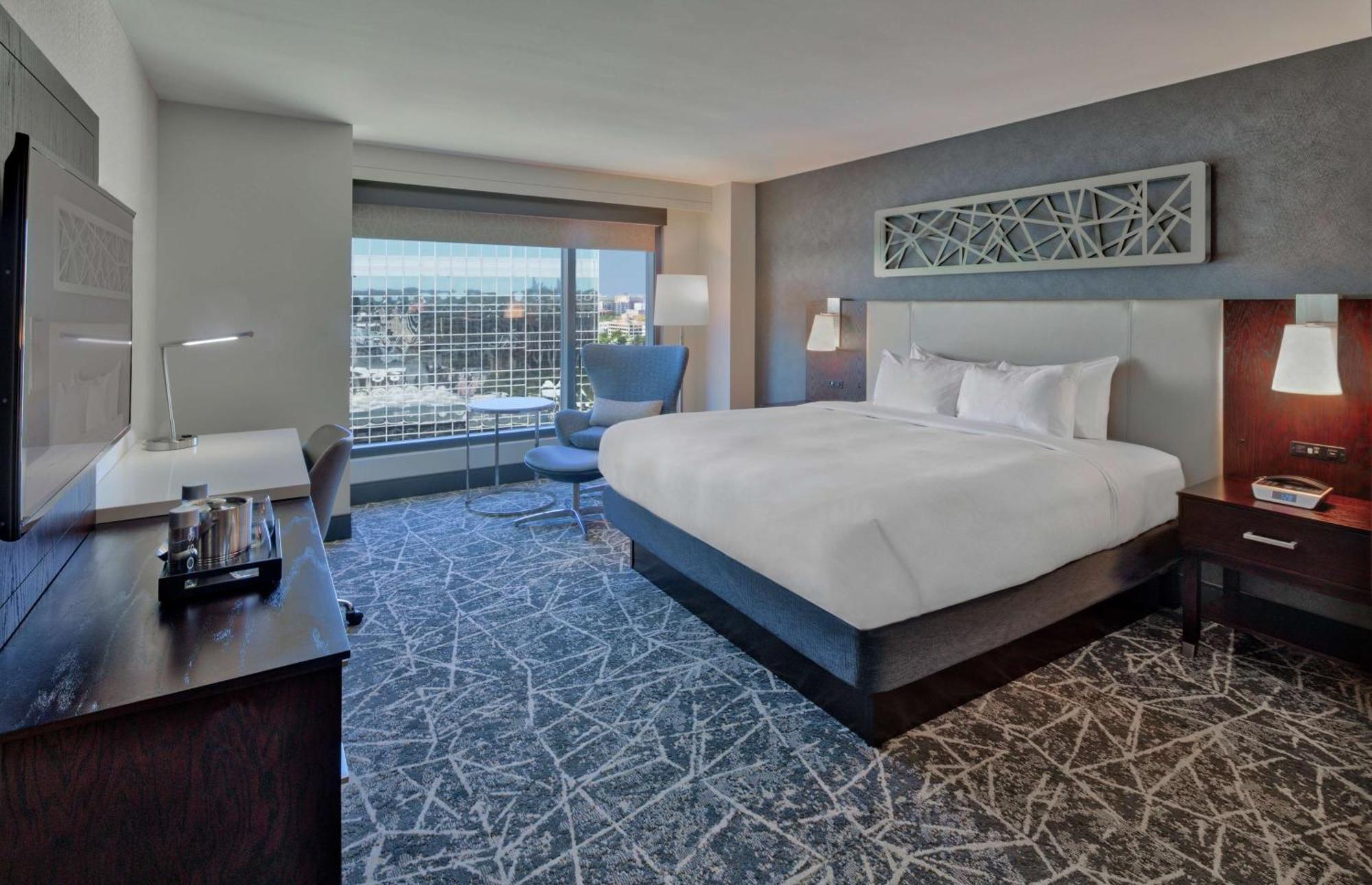 Executive King Room,1557427036:JPEG
