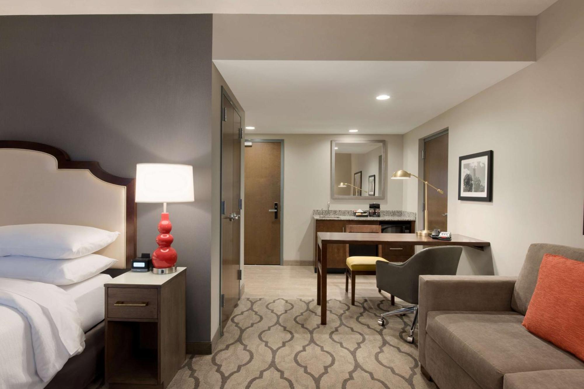 King Studio Suite