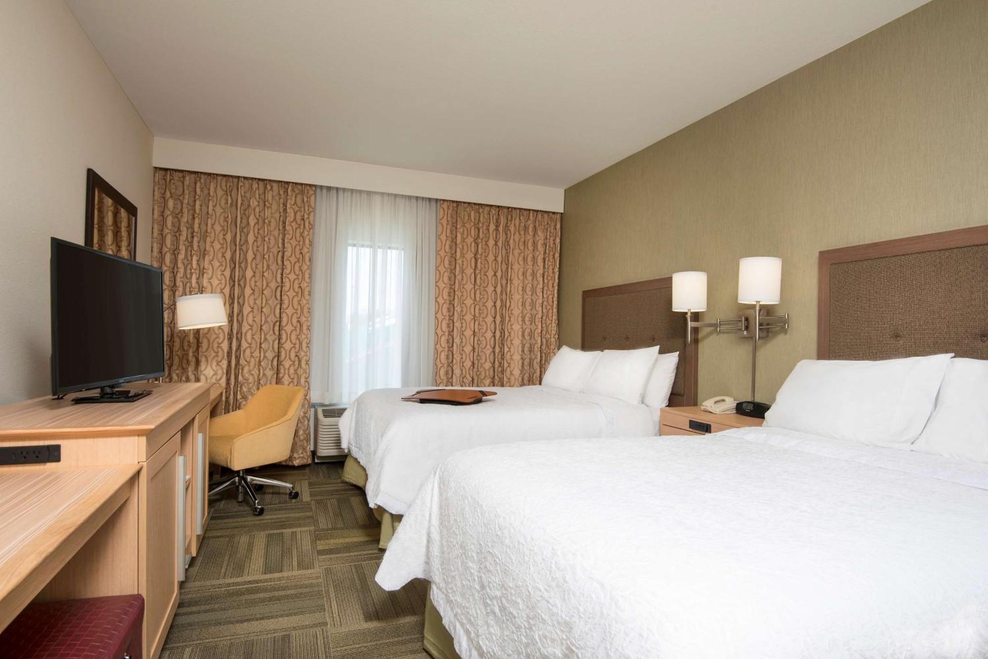 Queen Room Two Queen Beds Hearing Access or Non-Smoking