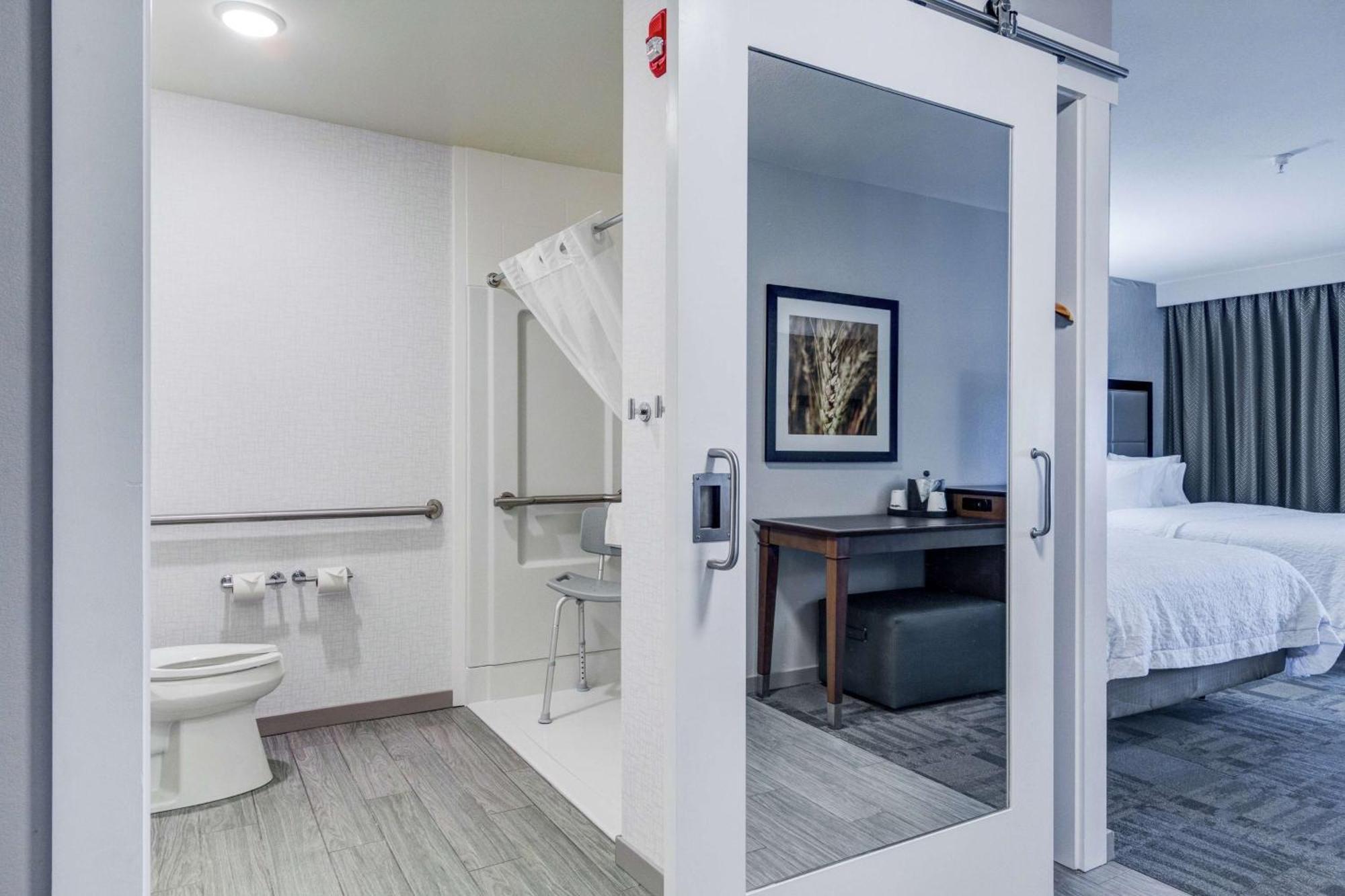 King Room Roll Shower Mobility Access or Non-Smoking